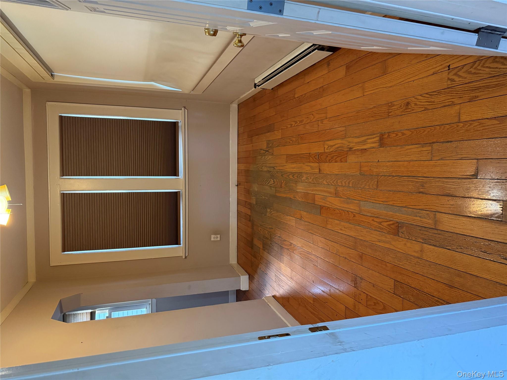 #3 photo, 76 E Argyle Street, ナッソー郡 Valley Stream , NY 11580