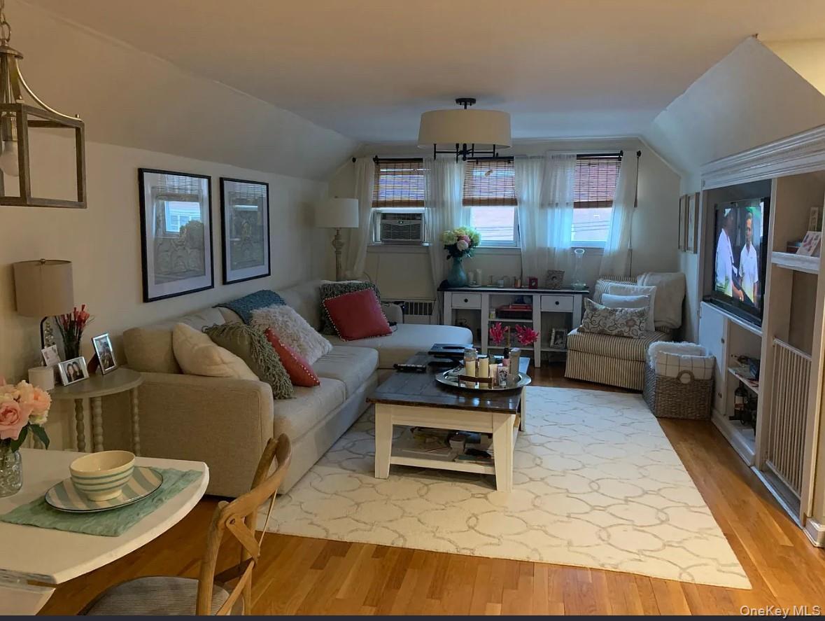 #2 photo, 509 Neptune Boulevard, ナッソー郡 Long Beach , NY 11561