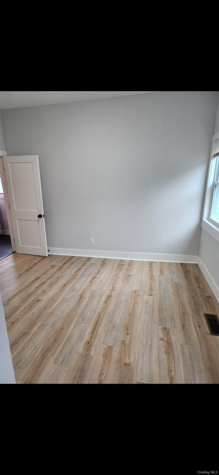 #5 photo, 18 Carman Street, サフォーク郡 Patchogue , NY 11772