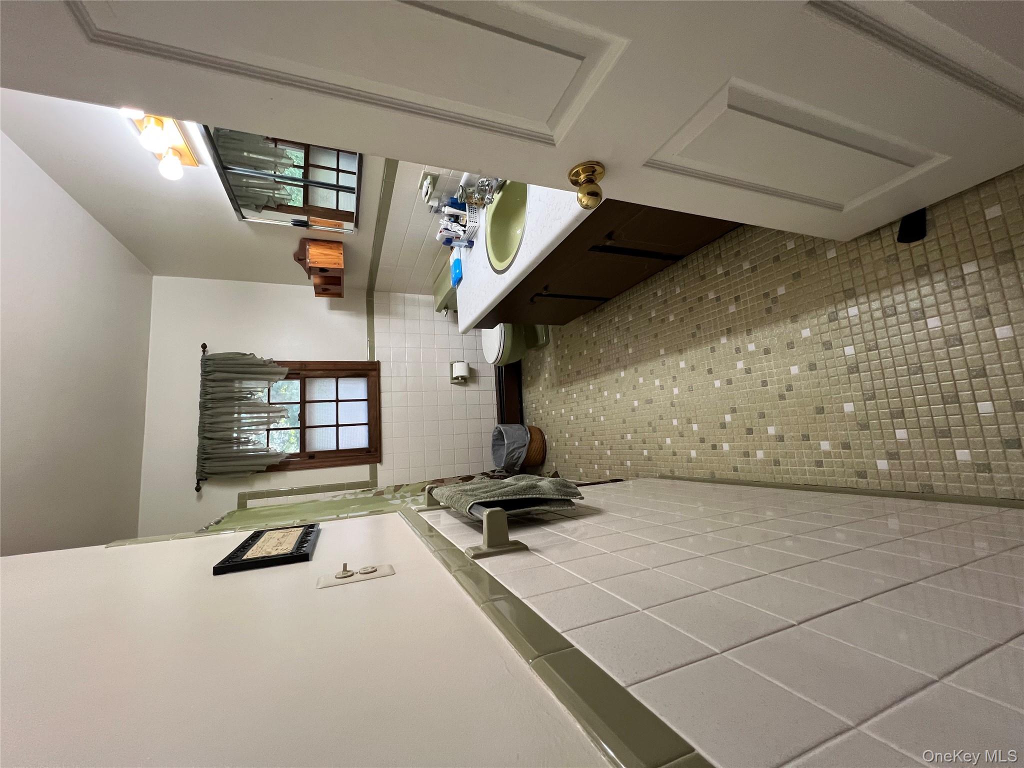 #14 photo, 61 Hudson Avenue, サフォーク郡 Lake Grove , NY 11755