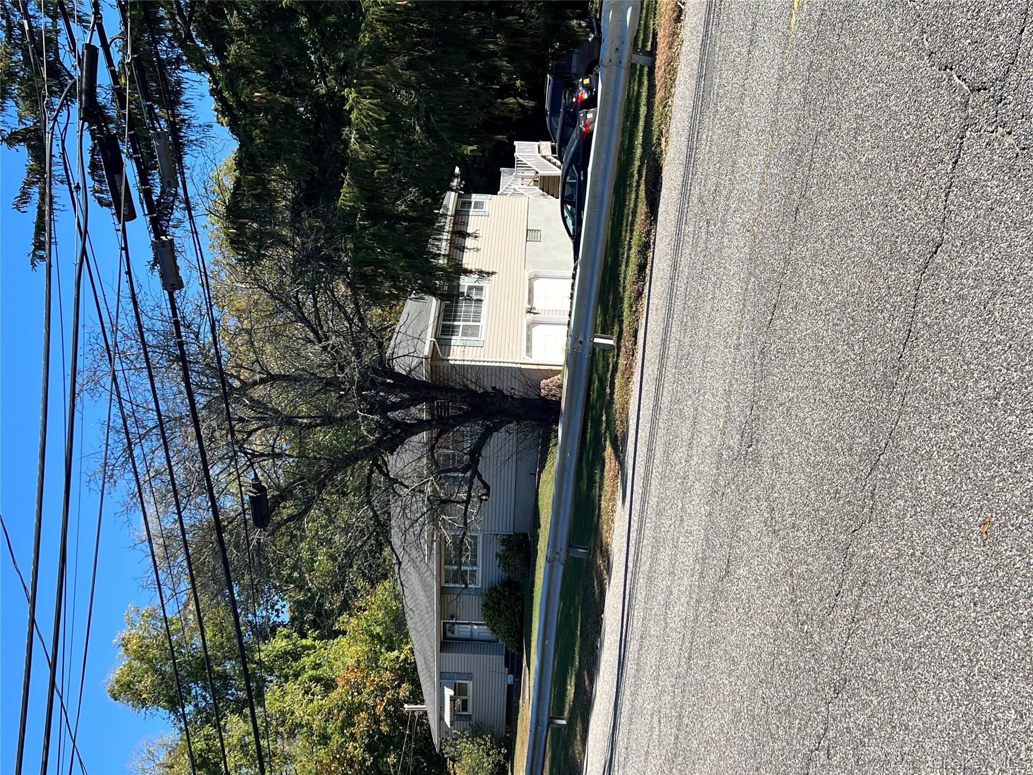 #2 photo, 61 Hudson Avenue, サフォーク郡 Lake Grove , NY 11755