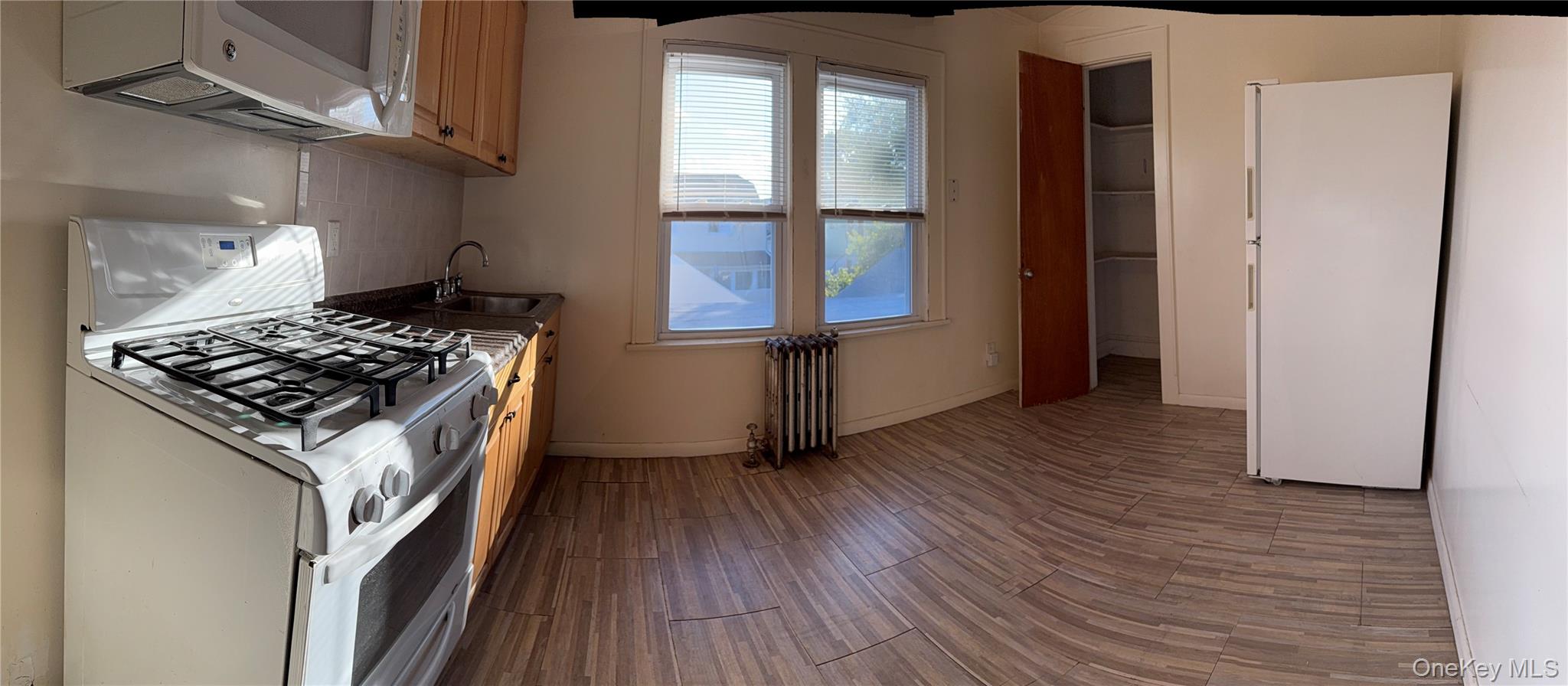 #2 photo, 76 E Argyle Street, ナッソー郡 Valley Stream , NY 11518