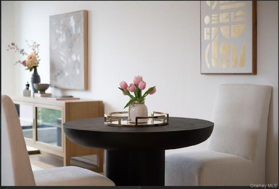 #4 photo, 108-15 72 Avenue, クイーンズ区 Forest Hills , NY 11375