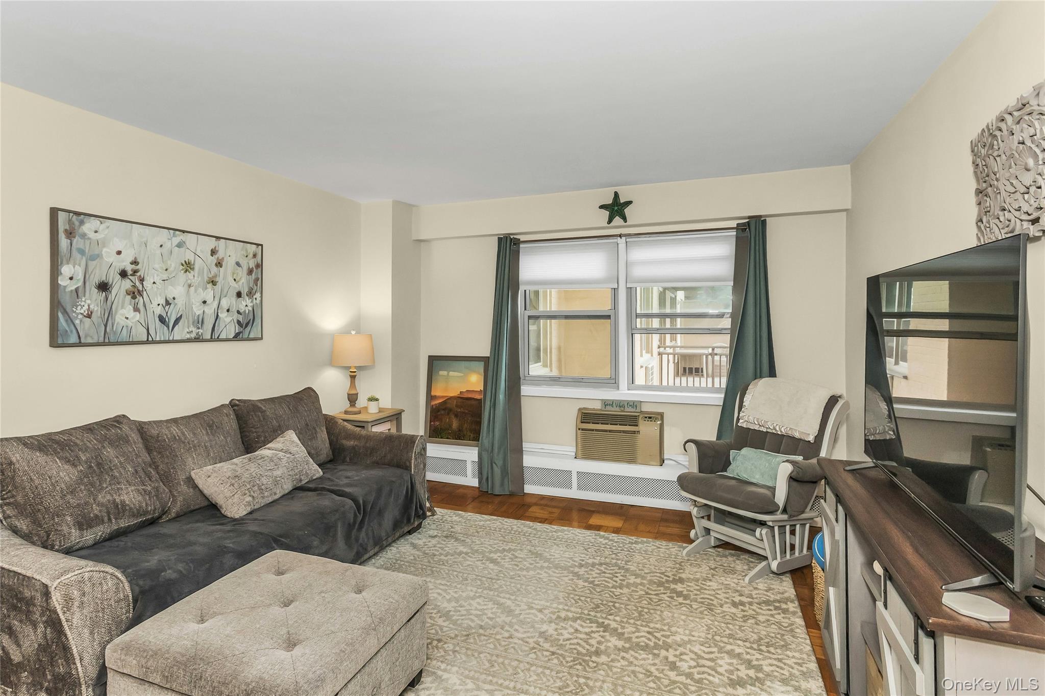 #14 photo, 25 Neptune Boulevard, ナッソー郡 Long Beach , NY 11561