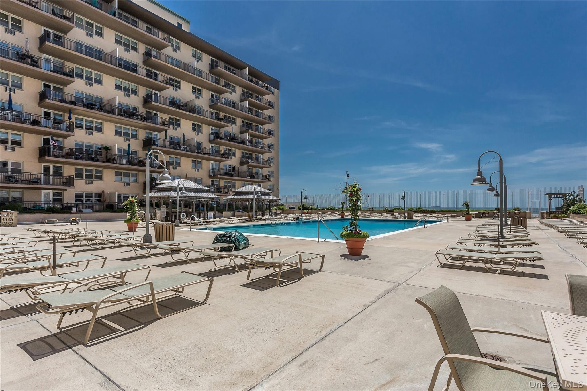 #5 photo, 25 Neptune Boulevard, ナッソー郡 Long Beach , NY 11561