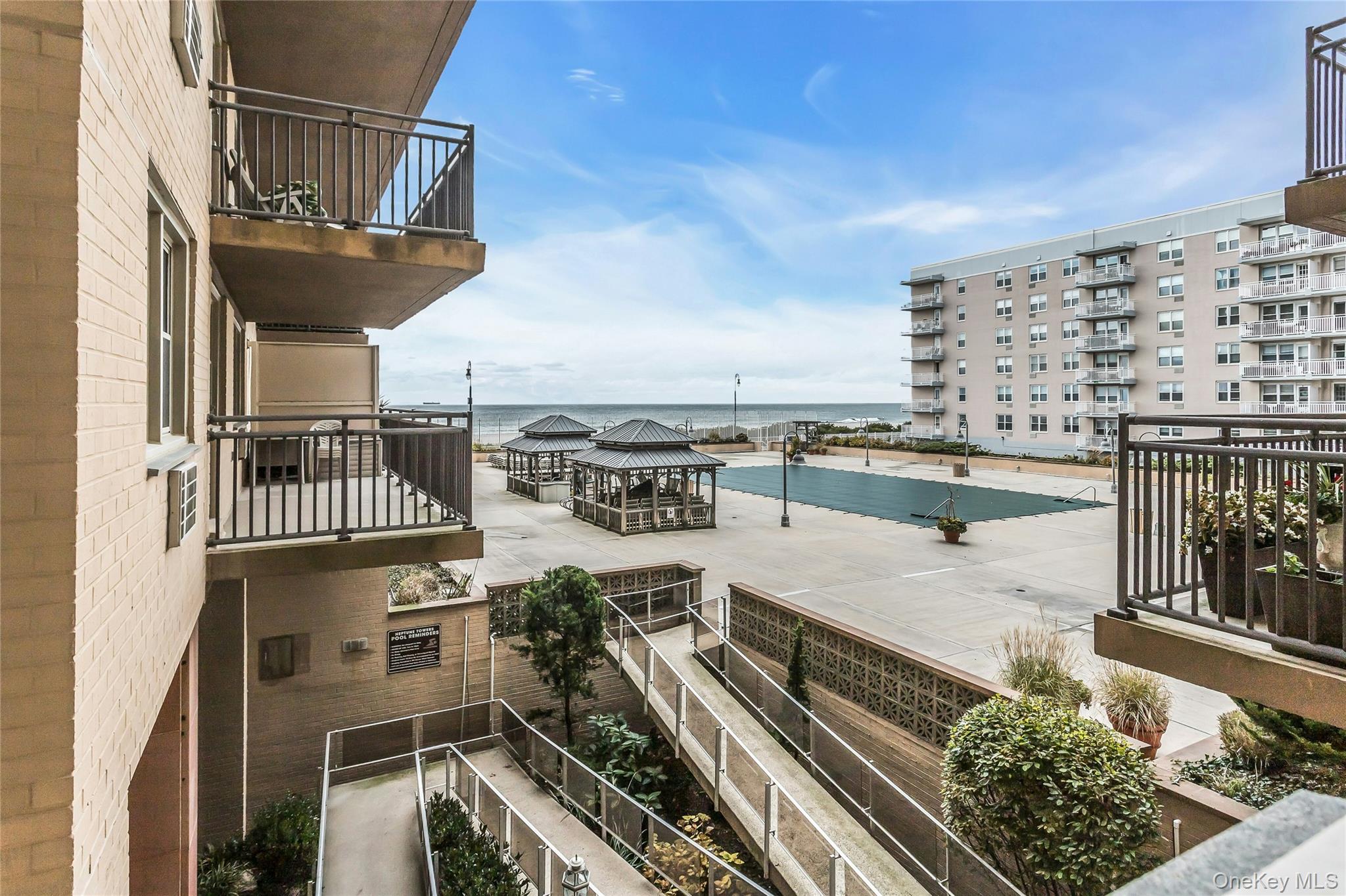 #9 photo, 25 Neptune Boulevard, ナッソー郡 Long Beach , NY 11561