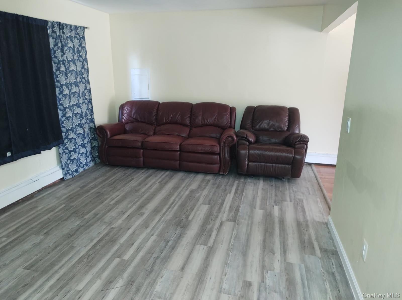 #12 photo, 41 Woodbrook Drive, サフォーク郡 Ridge , NY 11691