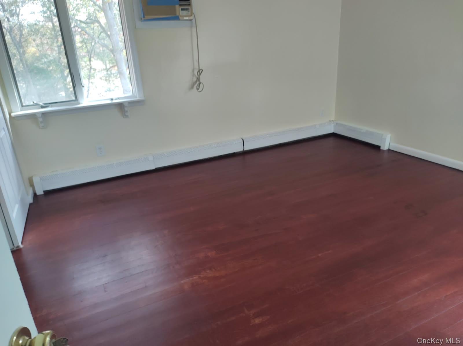 #7 photo, 41 Woodbrook Drive, サフォーク郡 Ridge , NY 11691