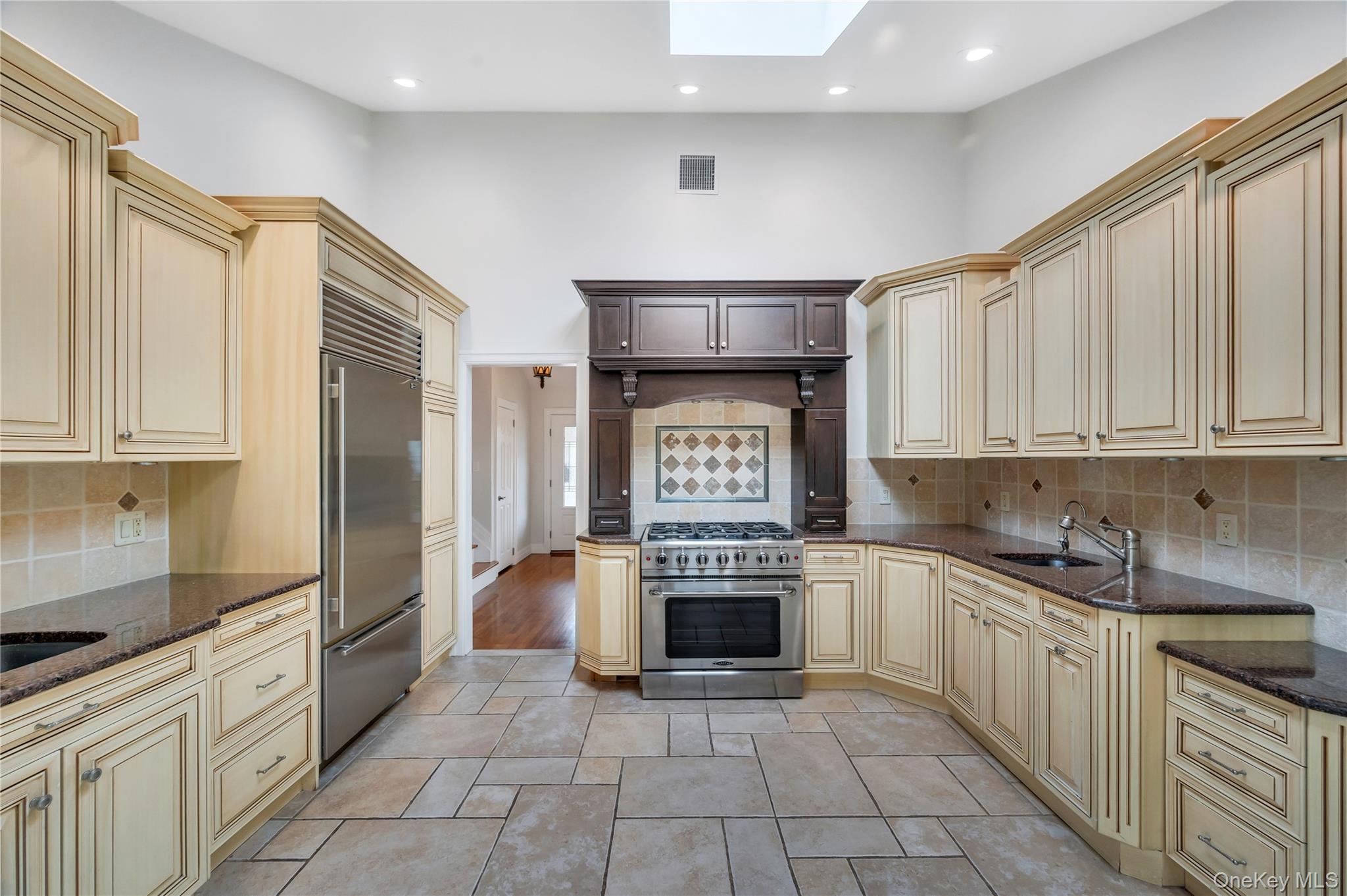 #13 photo, 61 Riviera Drive, Massapequa , NY 11758