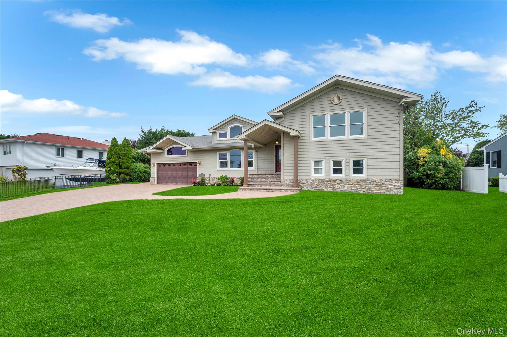 #2 photo, 61 Riviera Drive, Massapequa , NY 11758