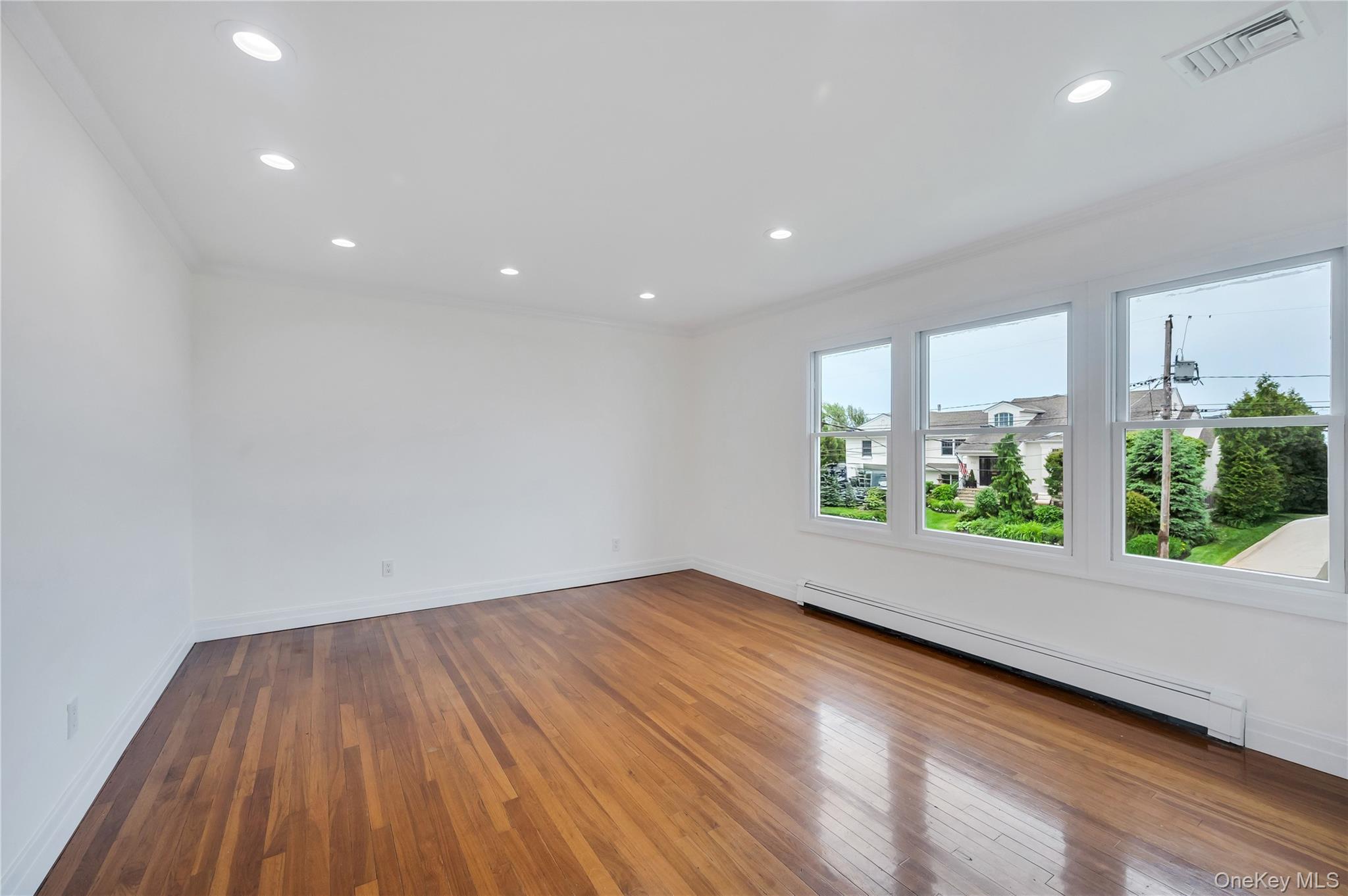 #20 photo, 61 Riviera Drive, Massapequa , NY 11758