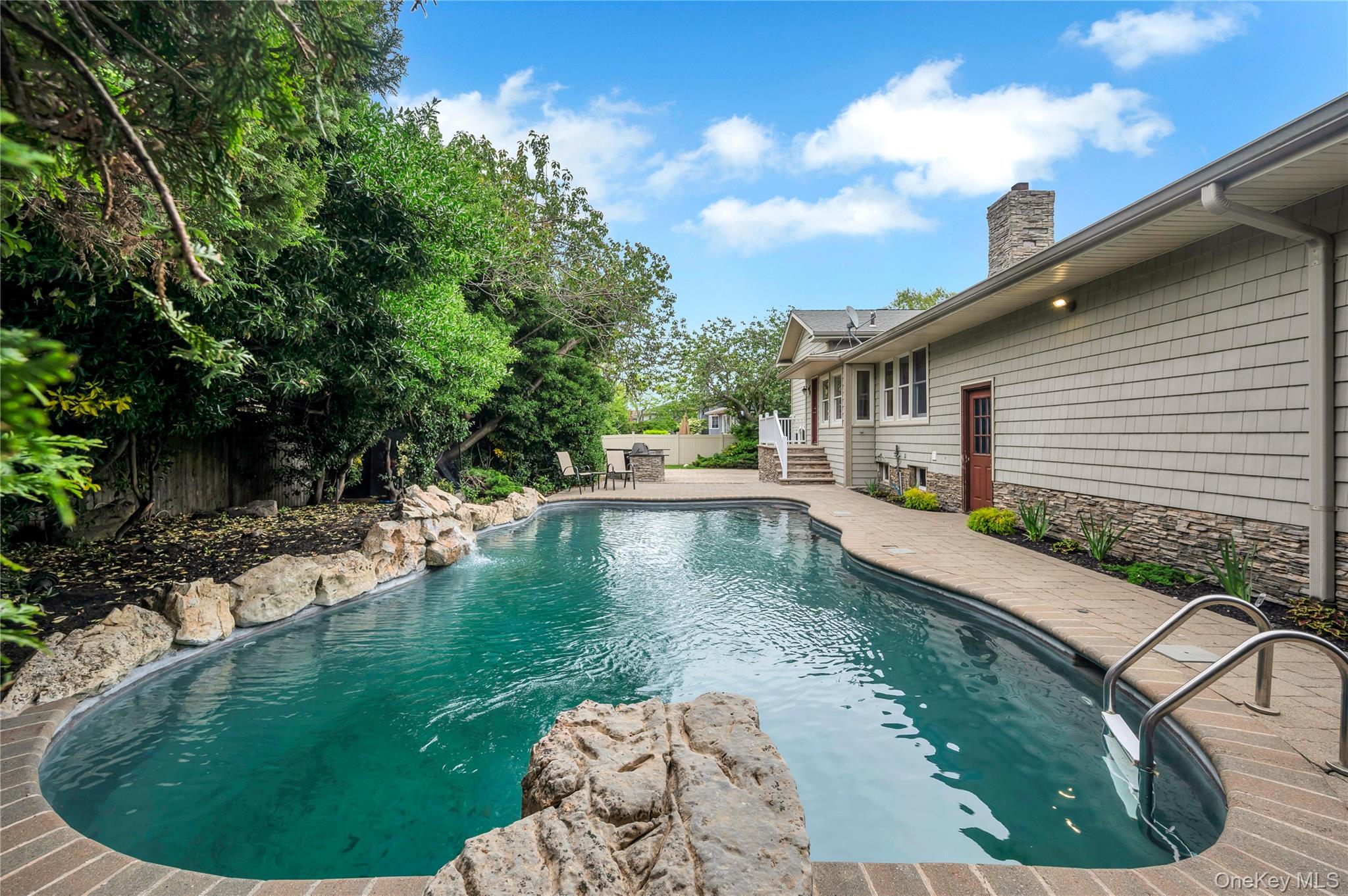 #3 photo, 61 Riviera Drive, Massapequa , NY 11758