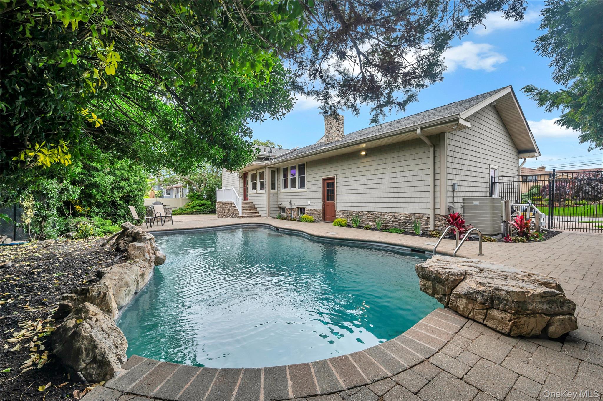 #4 photo, 61 Riviera Drive, Massapequa , NY 11758