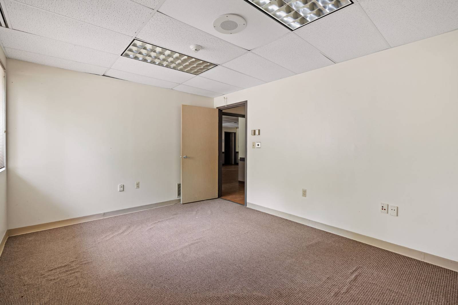 #4 photo, 4 Corwin Ct, Newburgh , NY 12550