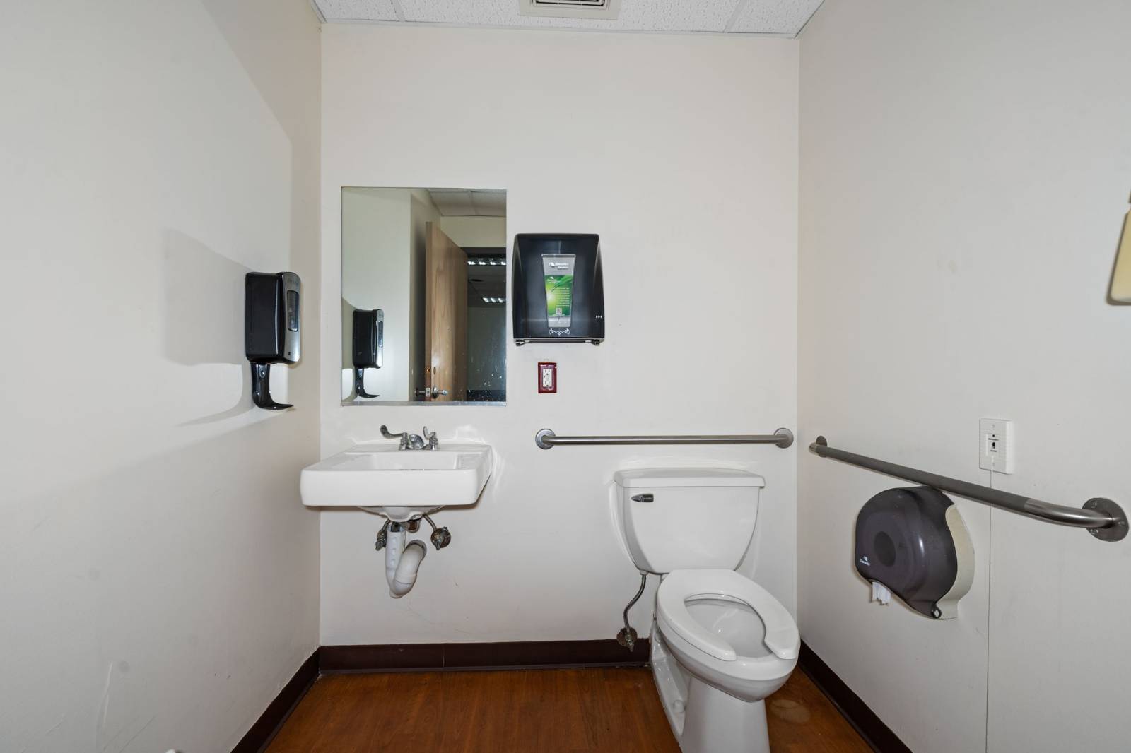 #5 photo, 4 Corwin Ct, Newburgh , NY 12550