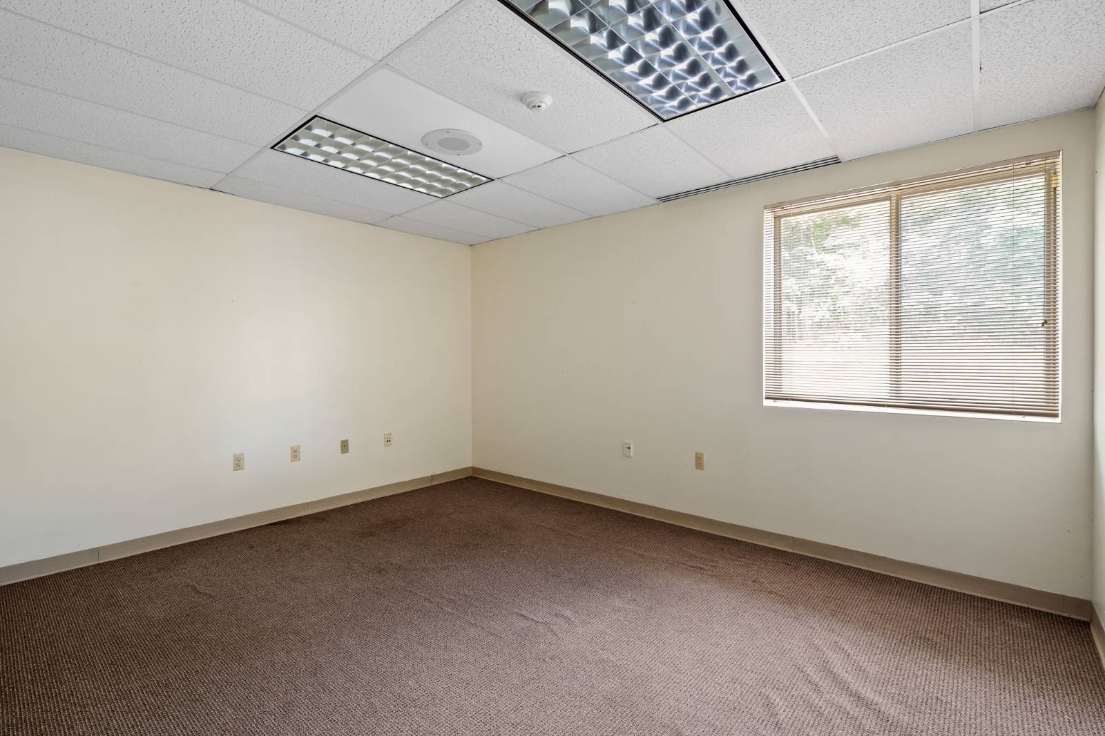 #8 photo, 4 Corwin Ct, Newburgh , NY 12550