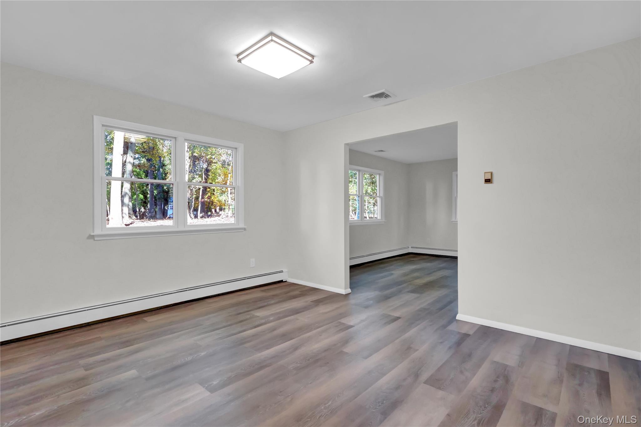 #18 photo, 7 Canterbury Court, East Setauket , NY 11733