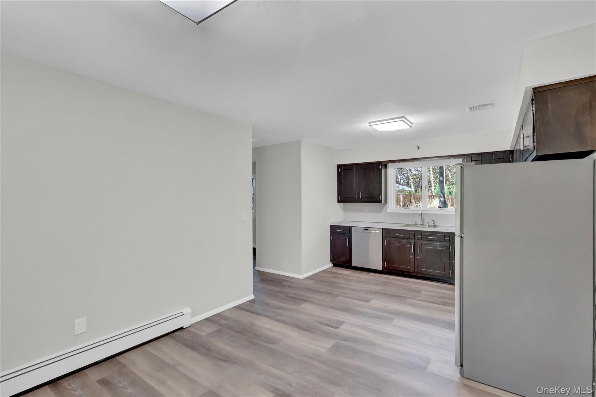 #19 photo, 7 Canterbury Court, East Setauket , NY 11733