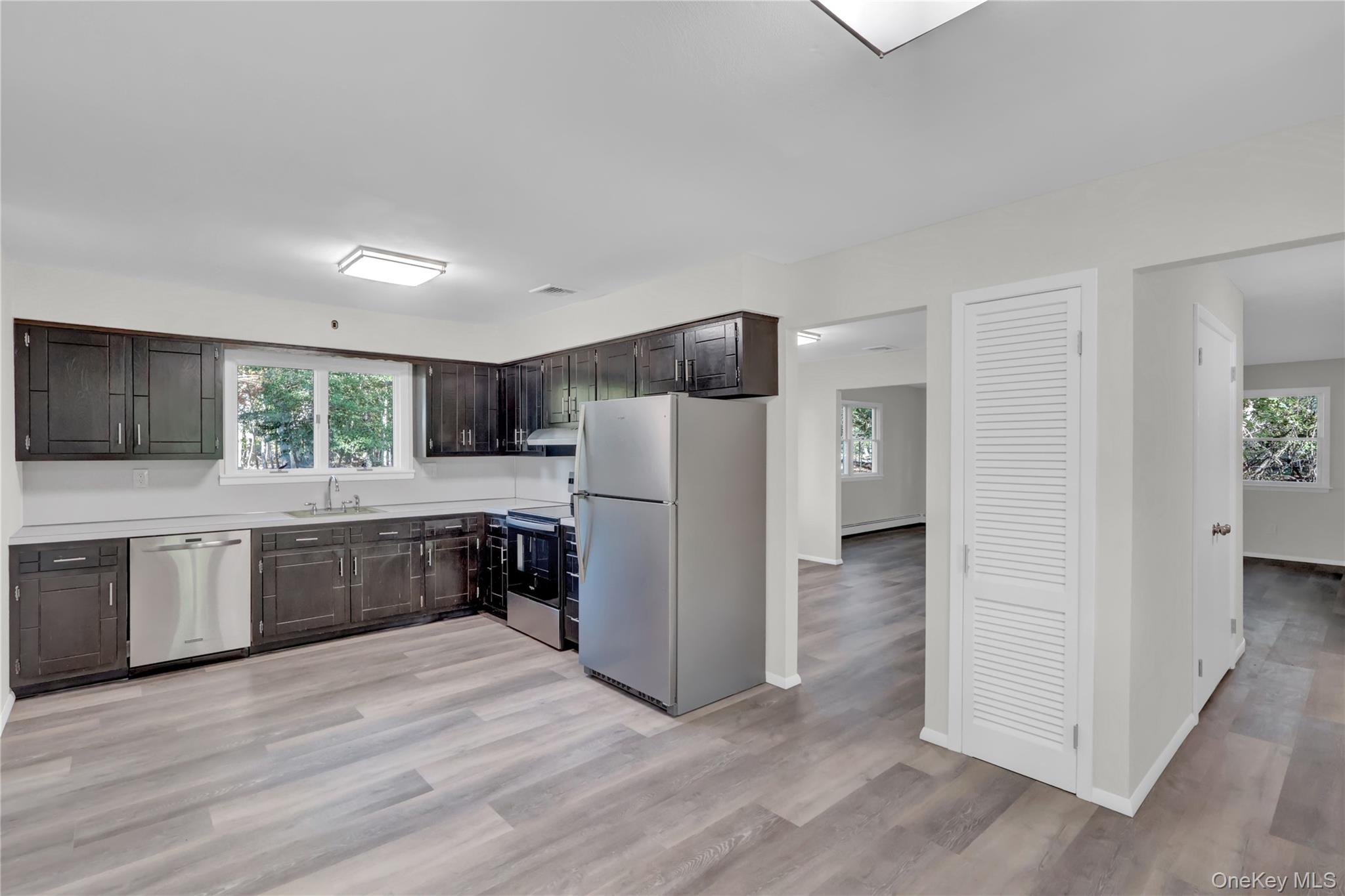 #20 photo, 7 Canterbury Court, East Setauket , NY 11733