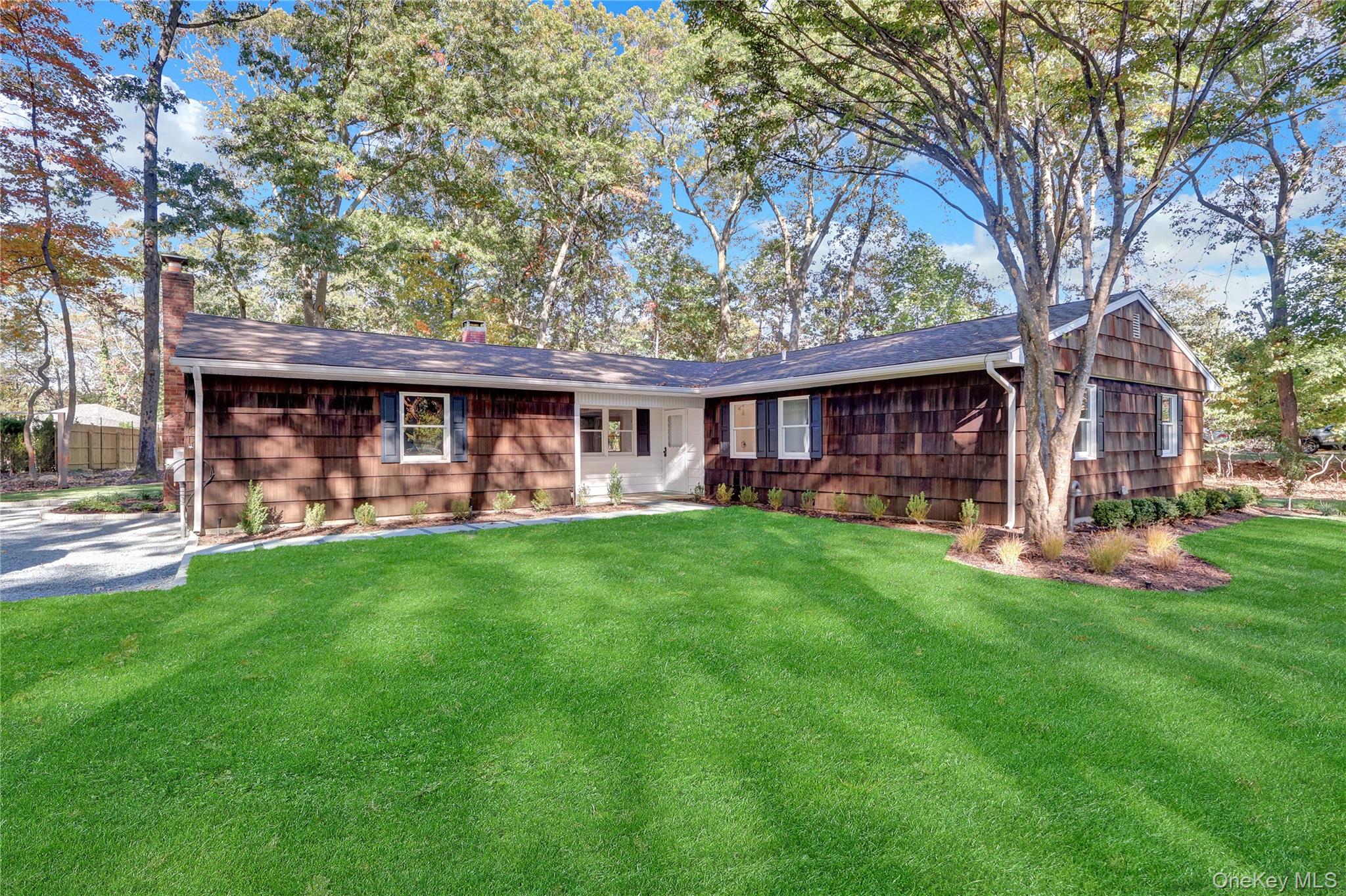 #4 photo, 7 Canterbury Court, East Setauket , NY 11733