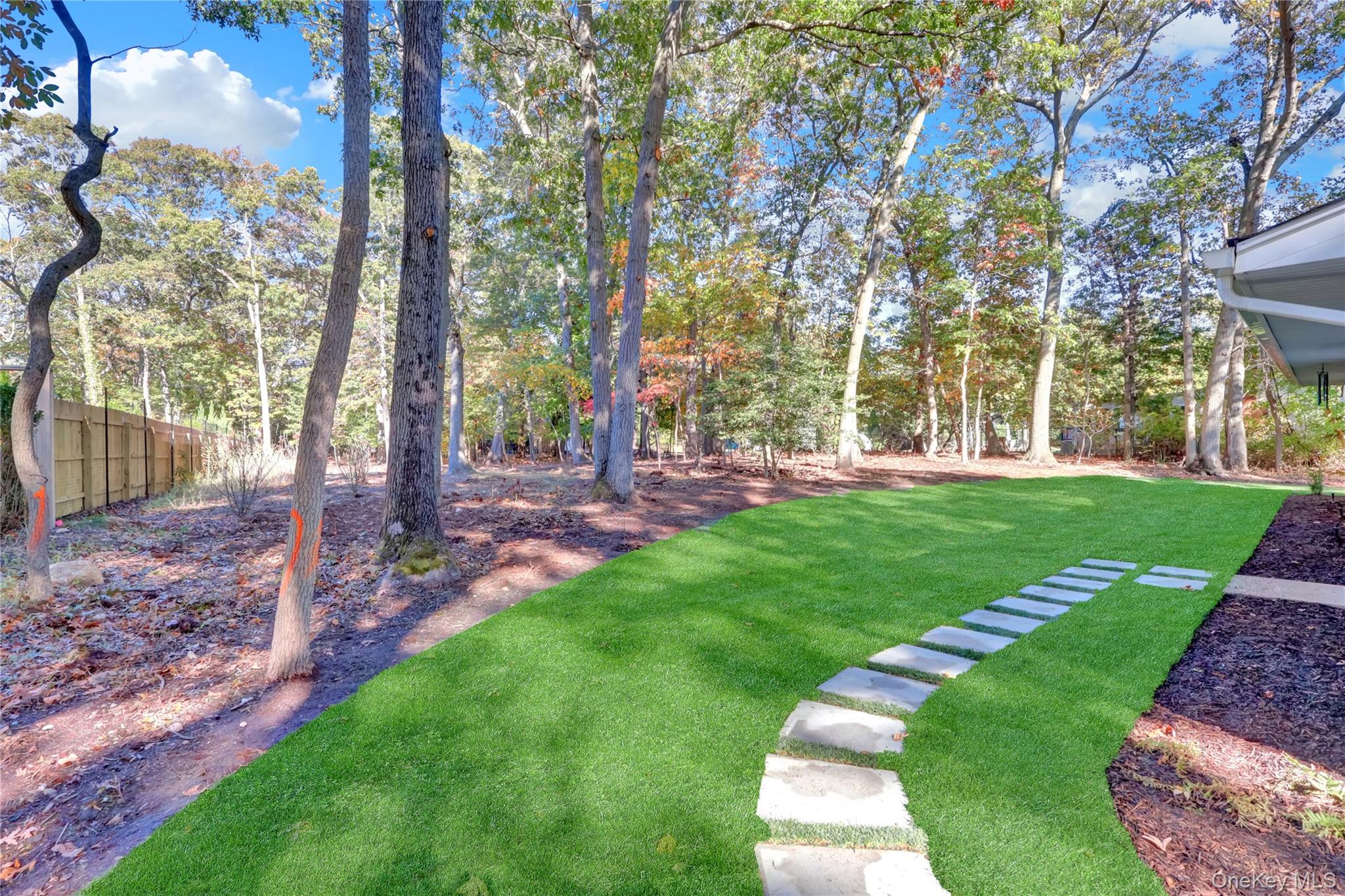 #7 photo, 7 Canterbury Court, East Setauket , NY 11733