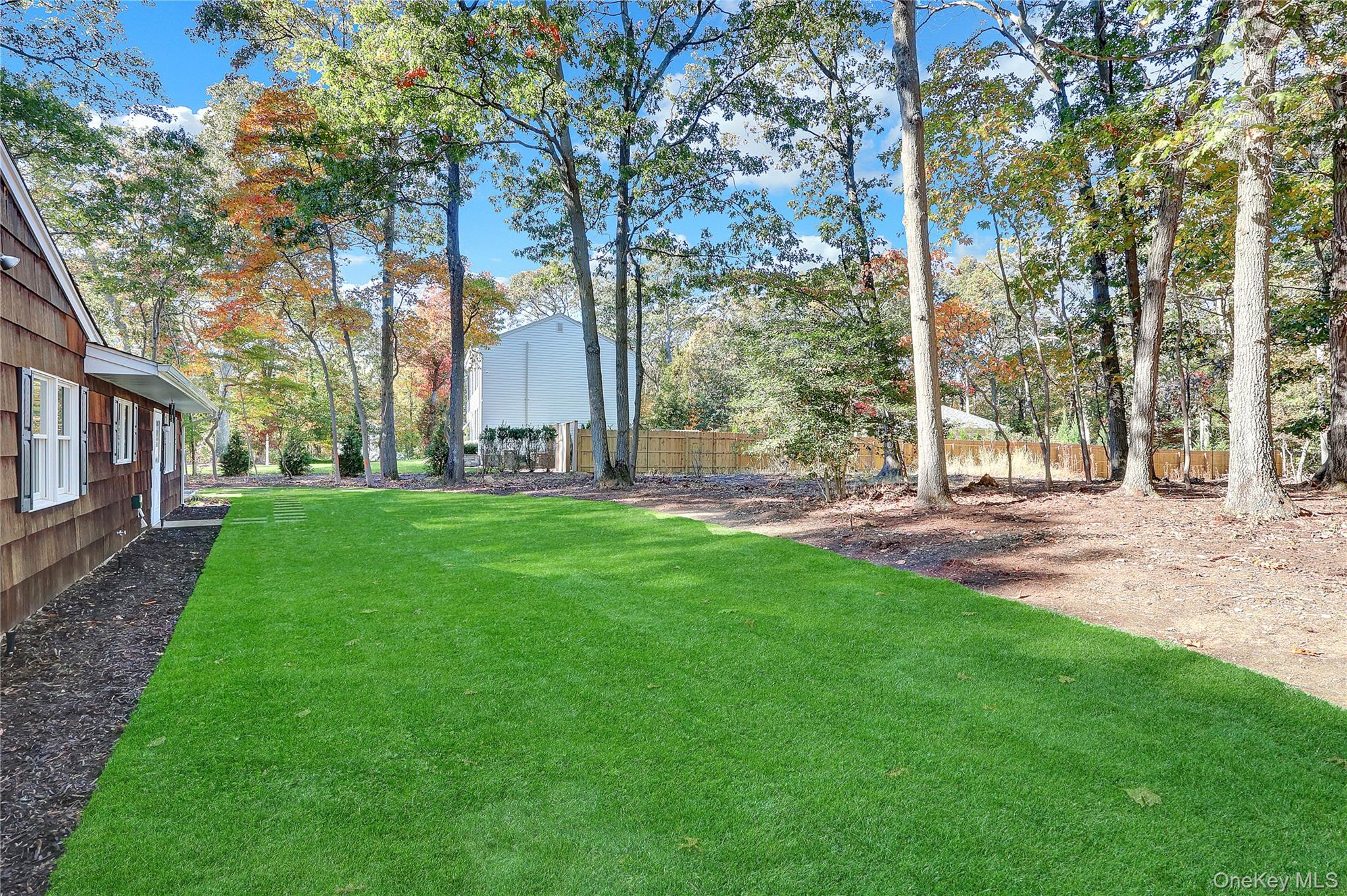 #8 photo, 7 Canterbury Court, East Setauket , NY 11733