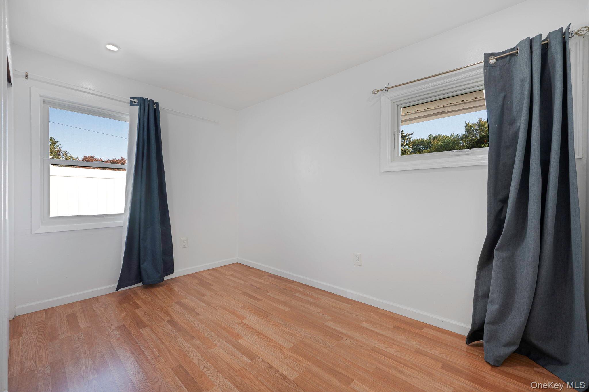 #14 photo, 26 Sky Lane, Levittown , NY 11756