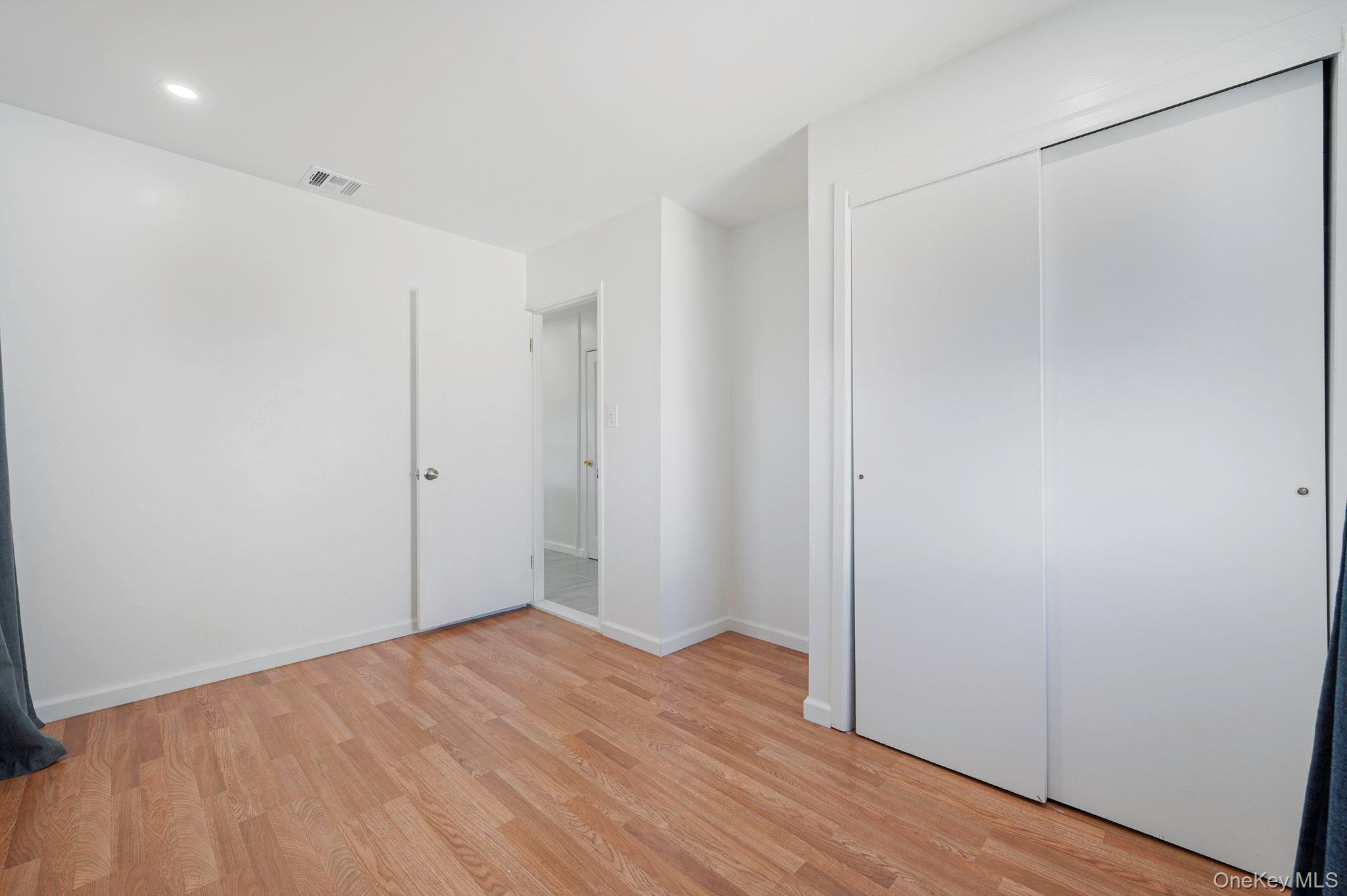 #16 photo, 26 Sky Lane, Levittown , NY 11756