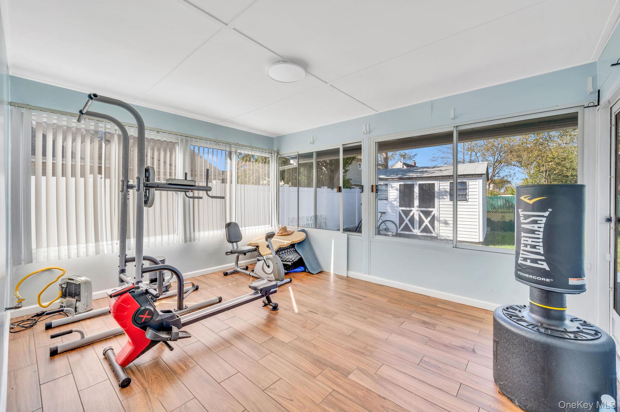 #18 photo, 26 Sky Lane, Levittown , NY 11756