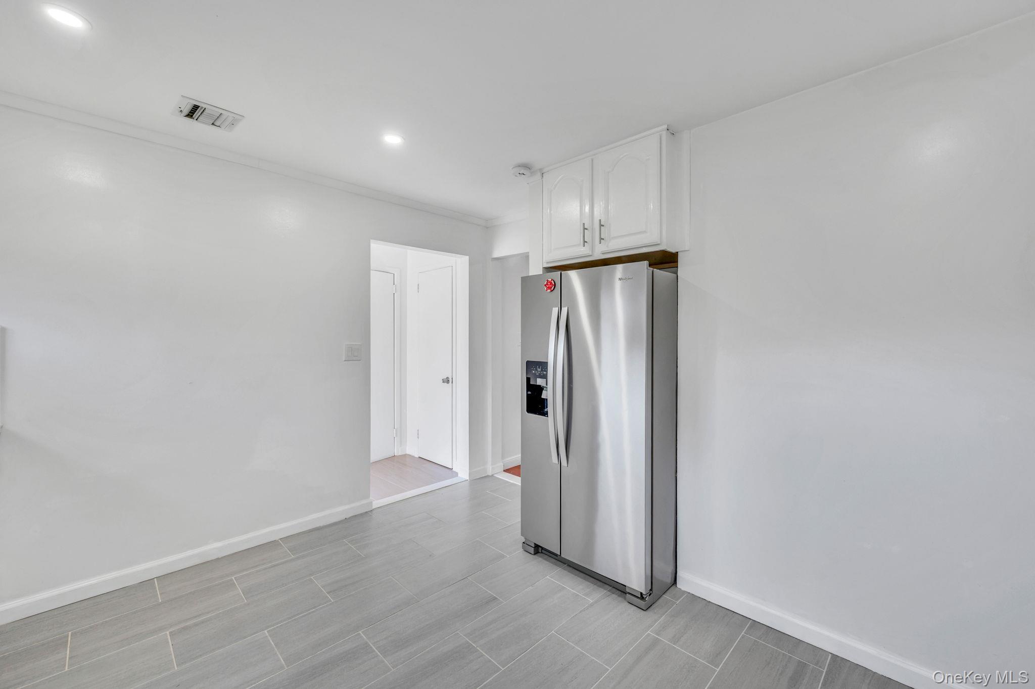 #9 photo, 26 Sky Lane, Levittown , NY 11756