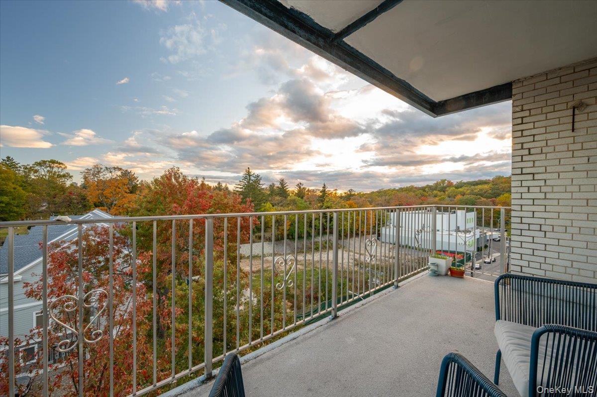 #12 photo, 499 N Broadway, White Plains , NY 10603