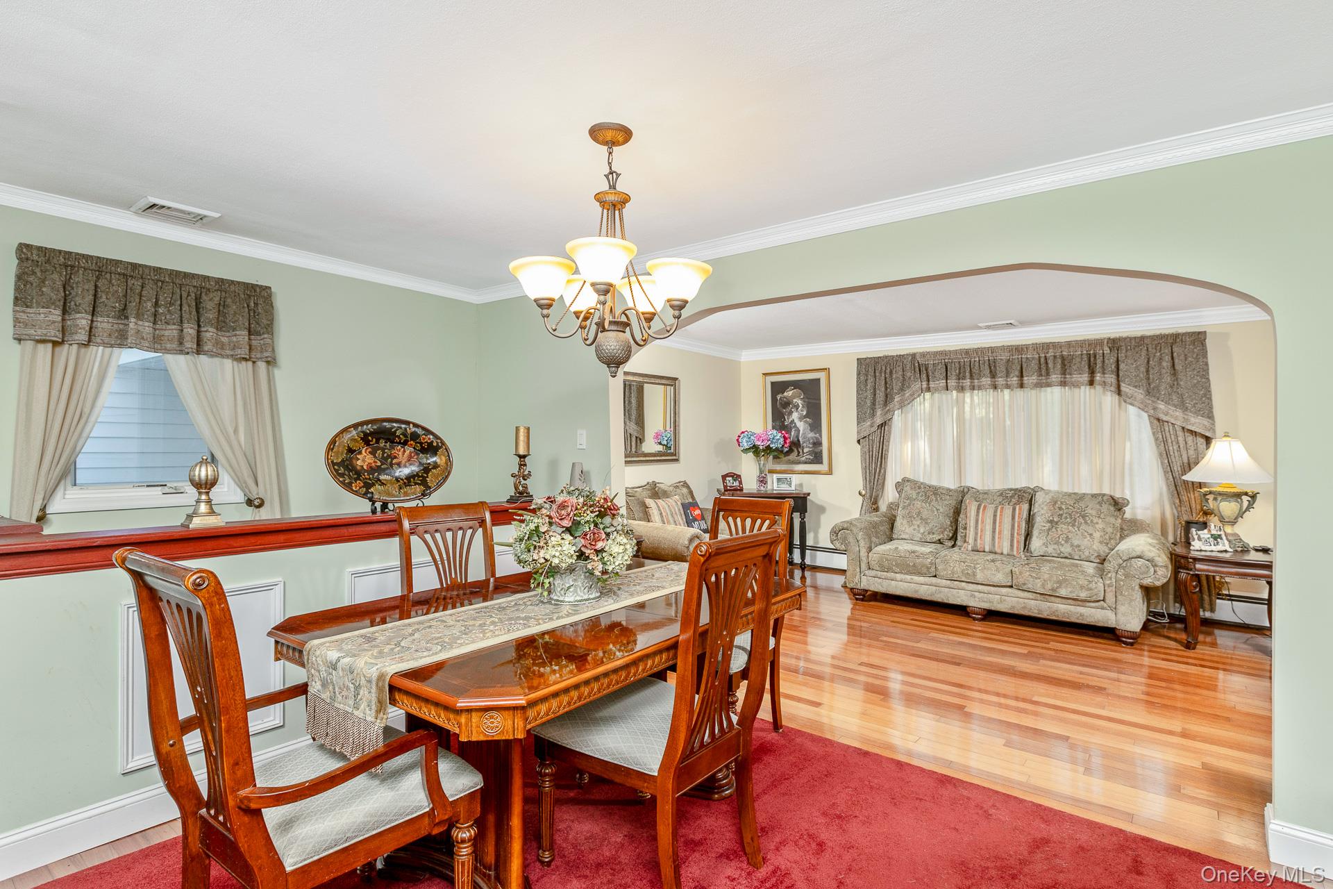 #12 photo, 437 Peconic Street, Ronkonkoma , NY 11779