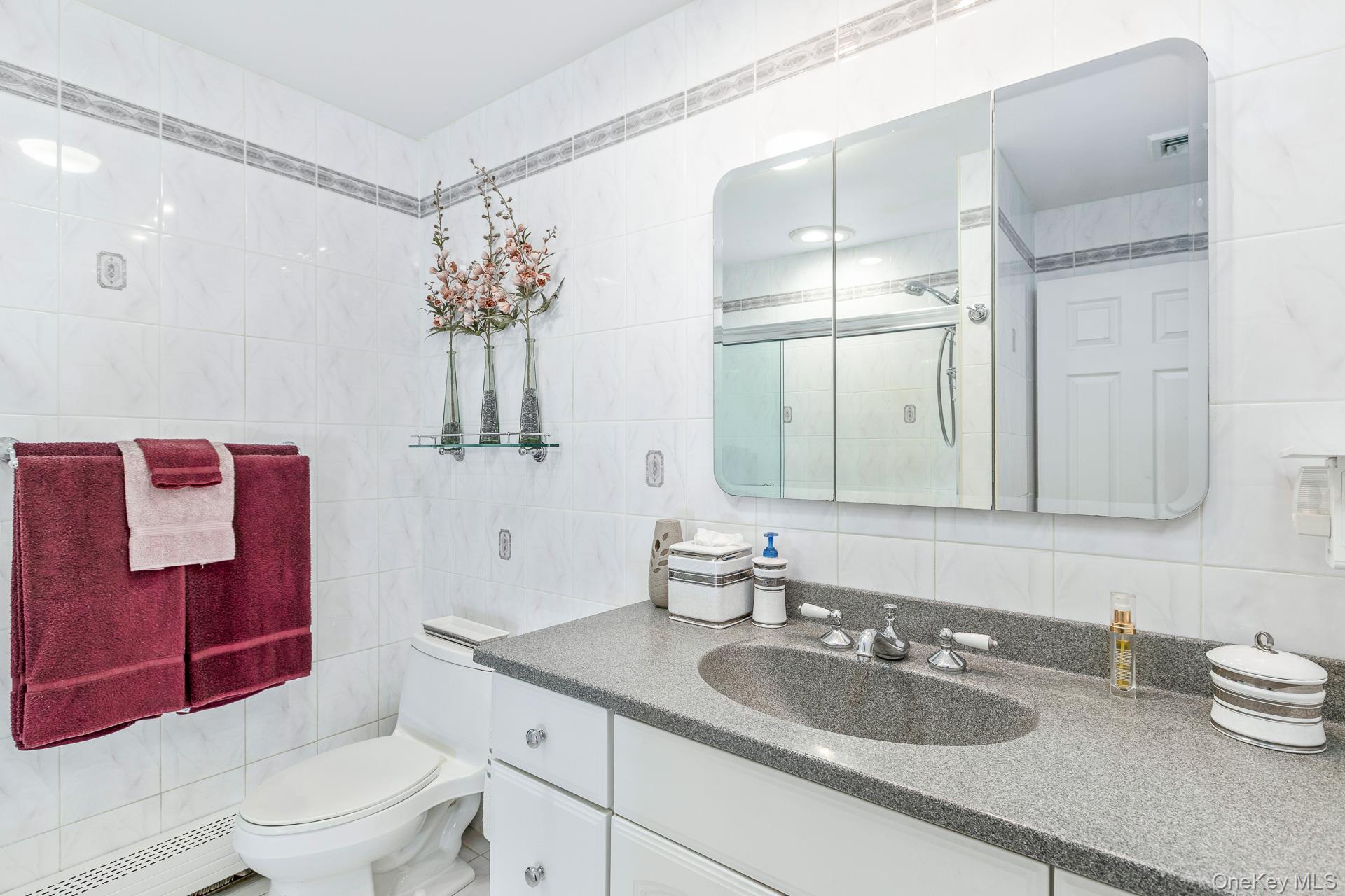 #17 photo, 437 Peconic Street, Ronkonkoma , NY 11779