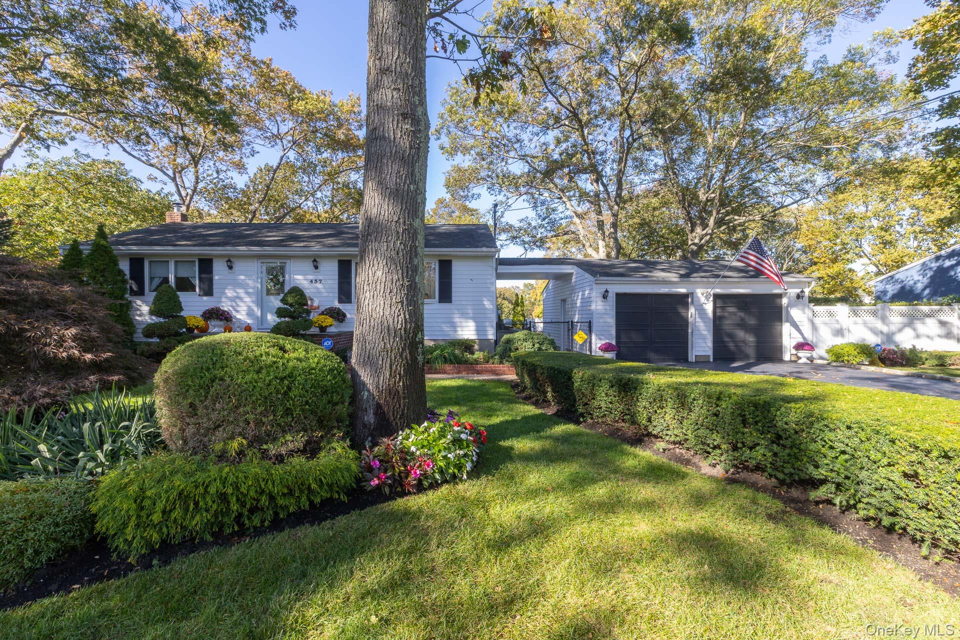 #3 photo, 437 Peconic Street, Ronkonkoma , NY 11779