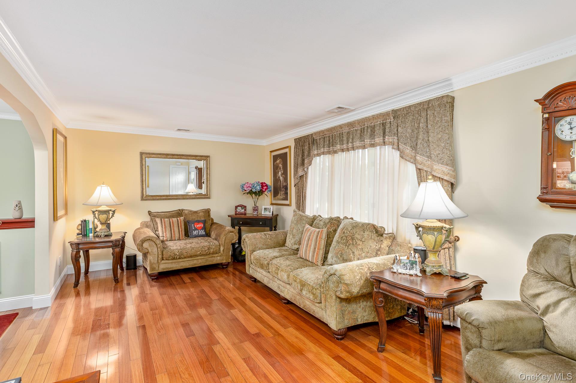 #7 photo, 437 Peconic Street, Ronkonkoma , NY 11779