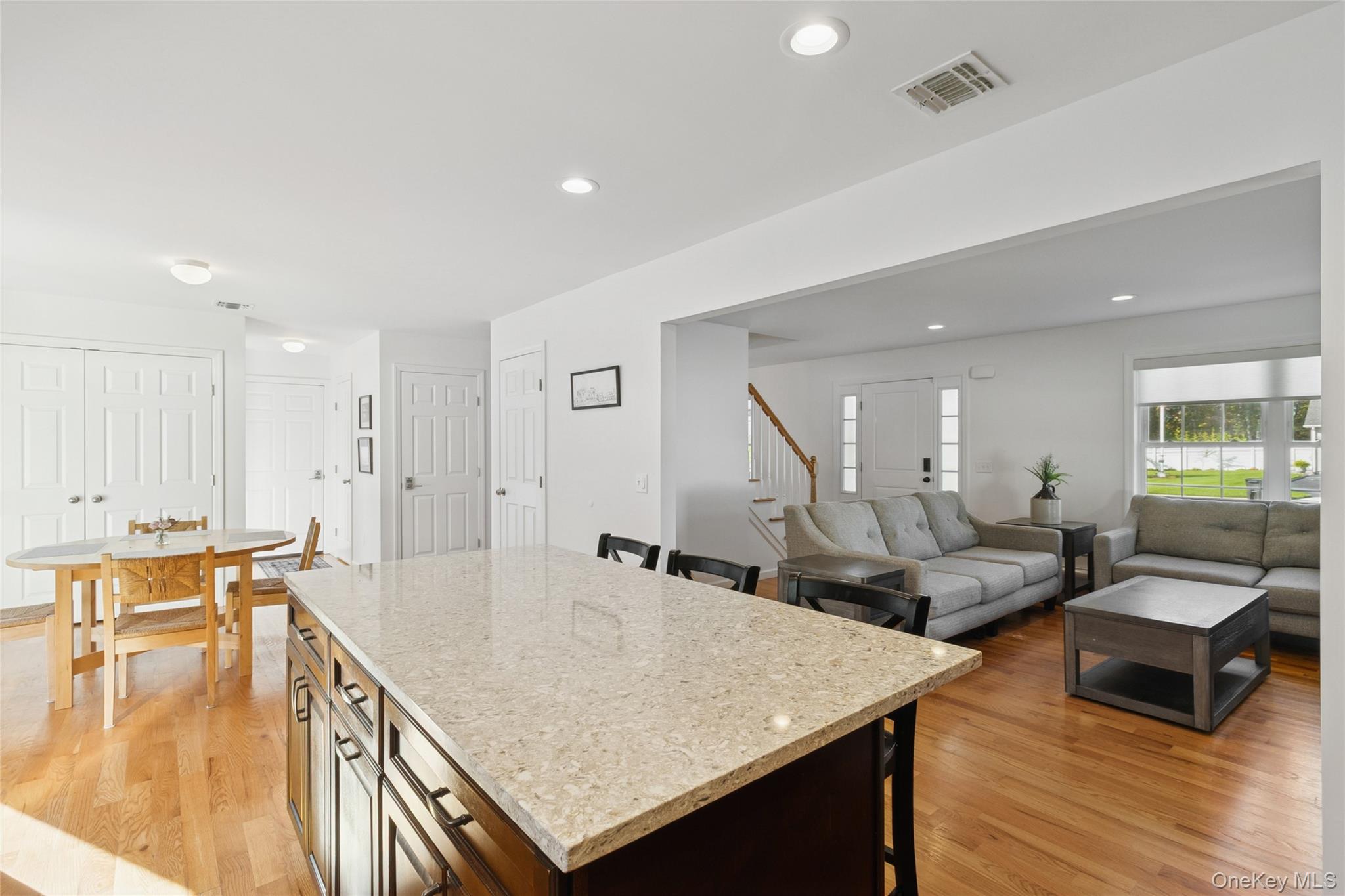 #12 photo, 16 Mastro Court, サフォーク郡 Baiting Hollow , NY 11933