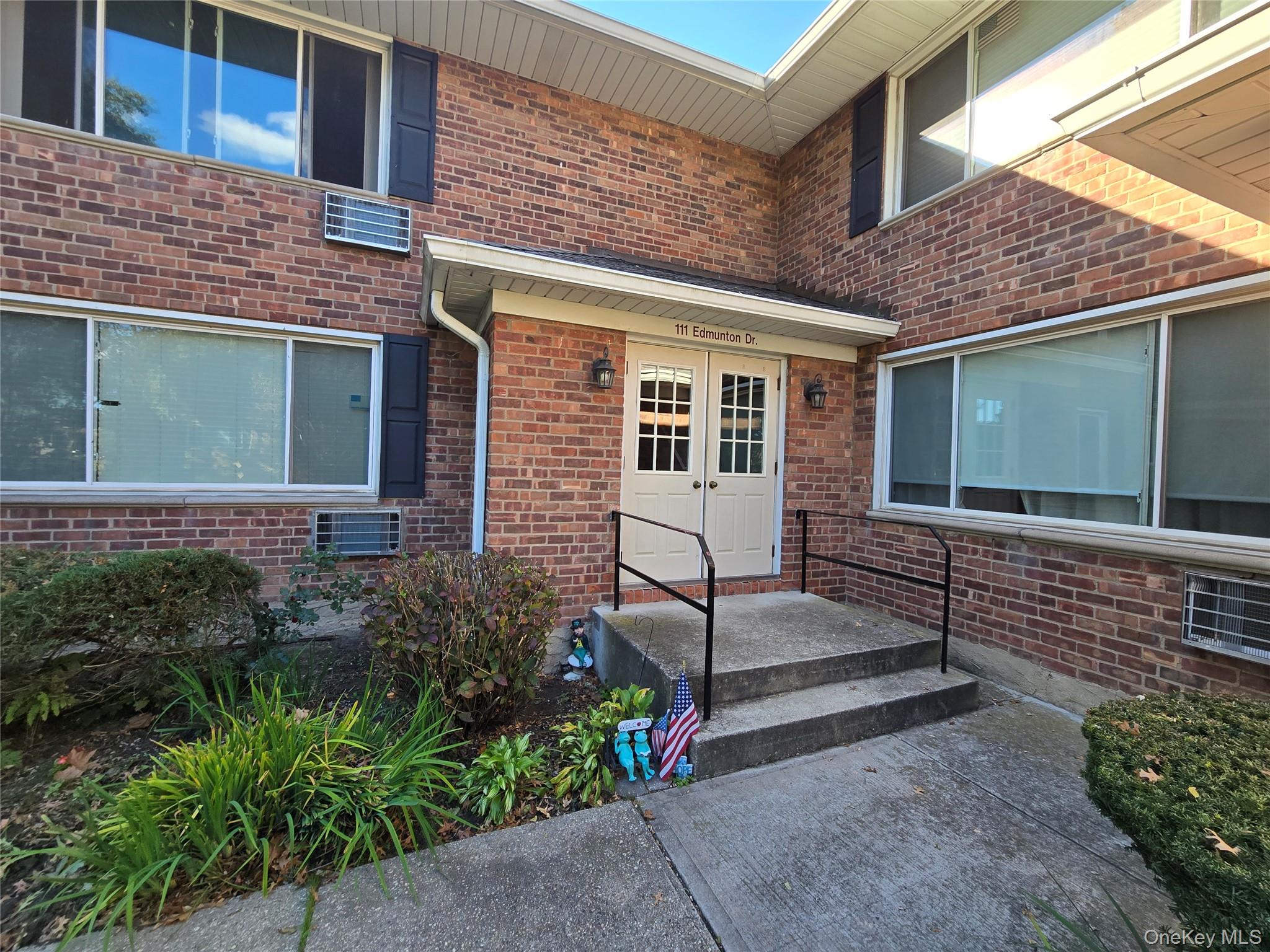 #1 photo, 111 Edmunton Drive, North Babylon , NY 11703