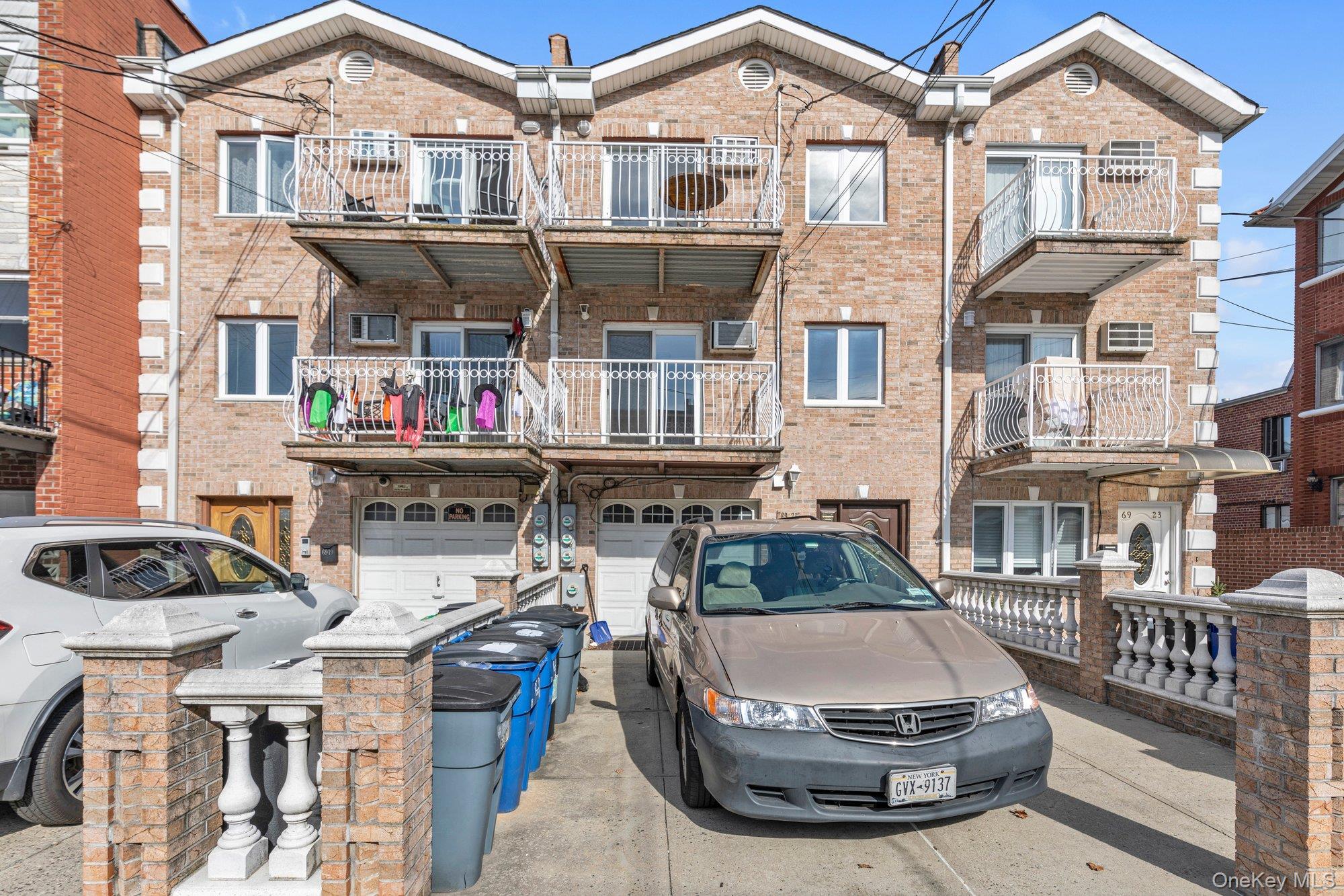 #1 photo, 69-21 62nd Drive, クイーンズ区 Middle Village , NY 11379