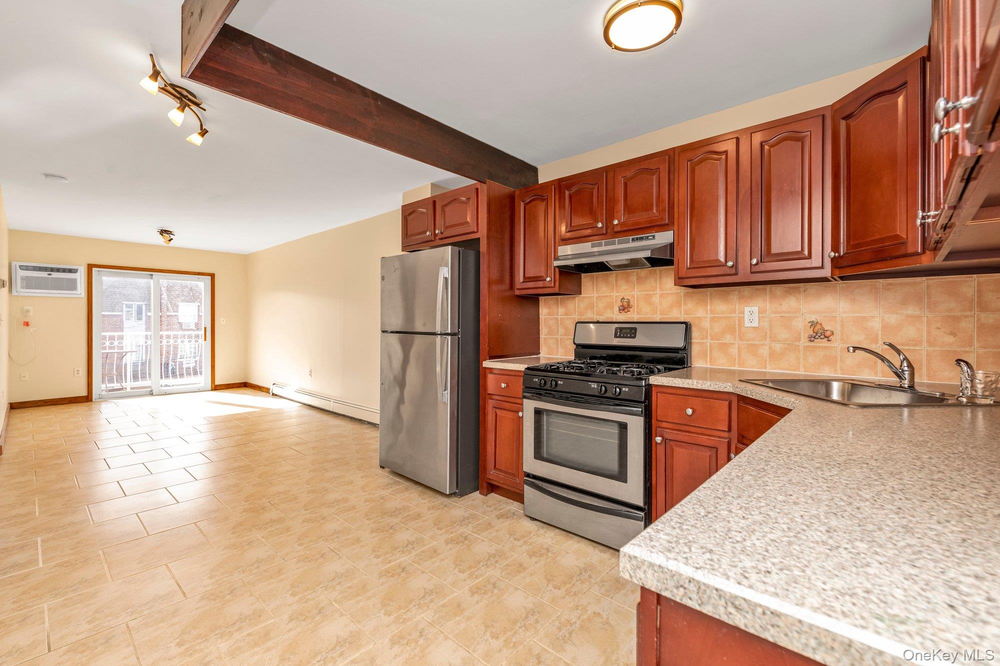 #5 photo, 69-21 62nd Drive, クイーンズ区 Middle Village , NY 11379