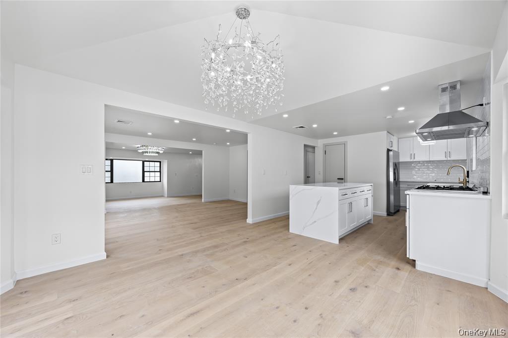 #16 photo, 26 Roseanne Drive, ナッソー郡 Woodbury , NY 11797