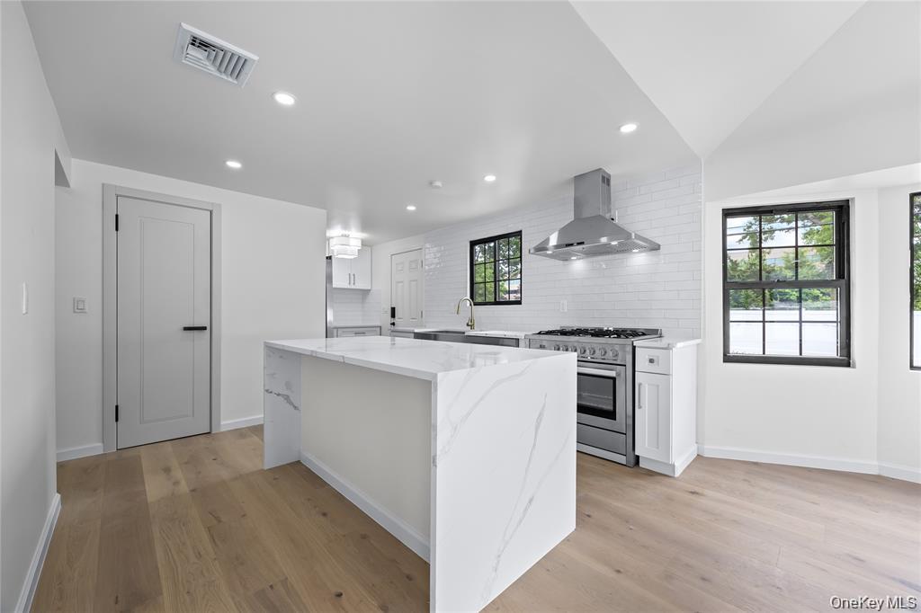 #19 photo, 26 Roseanne Drive, ナッソー郡 Woodbury , NY 11797