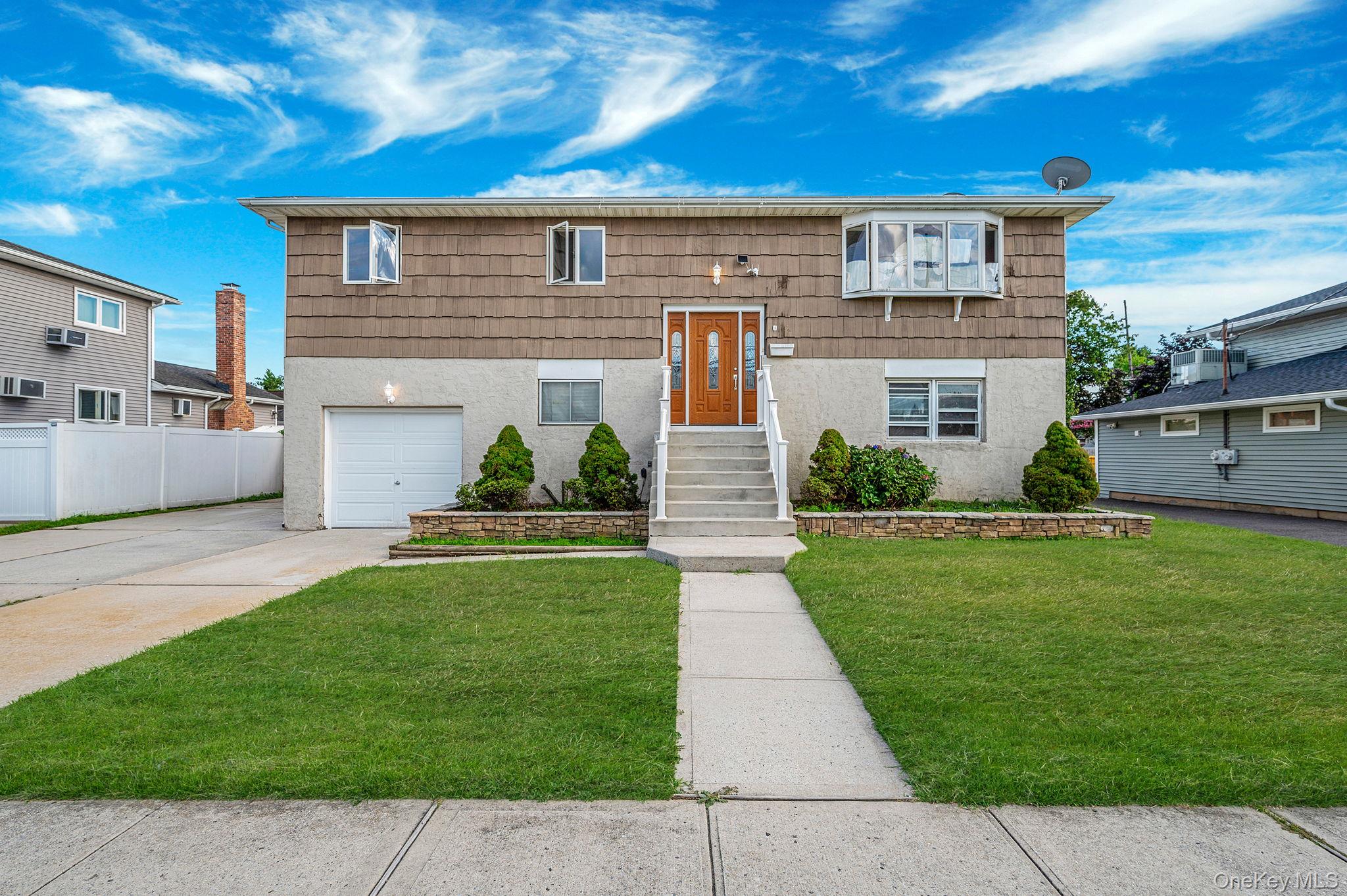 #1 photo, 76 Hamilton Avenue, Massapequa , NY 11758