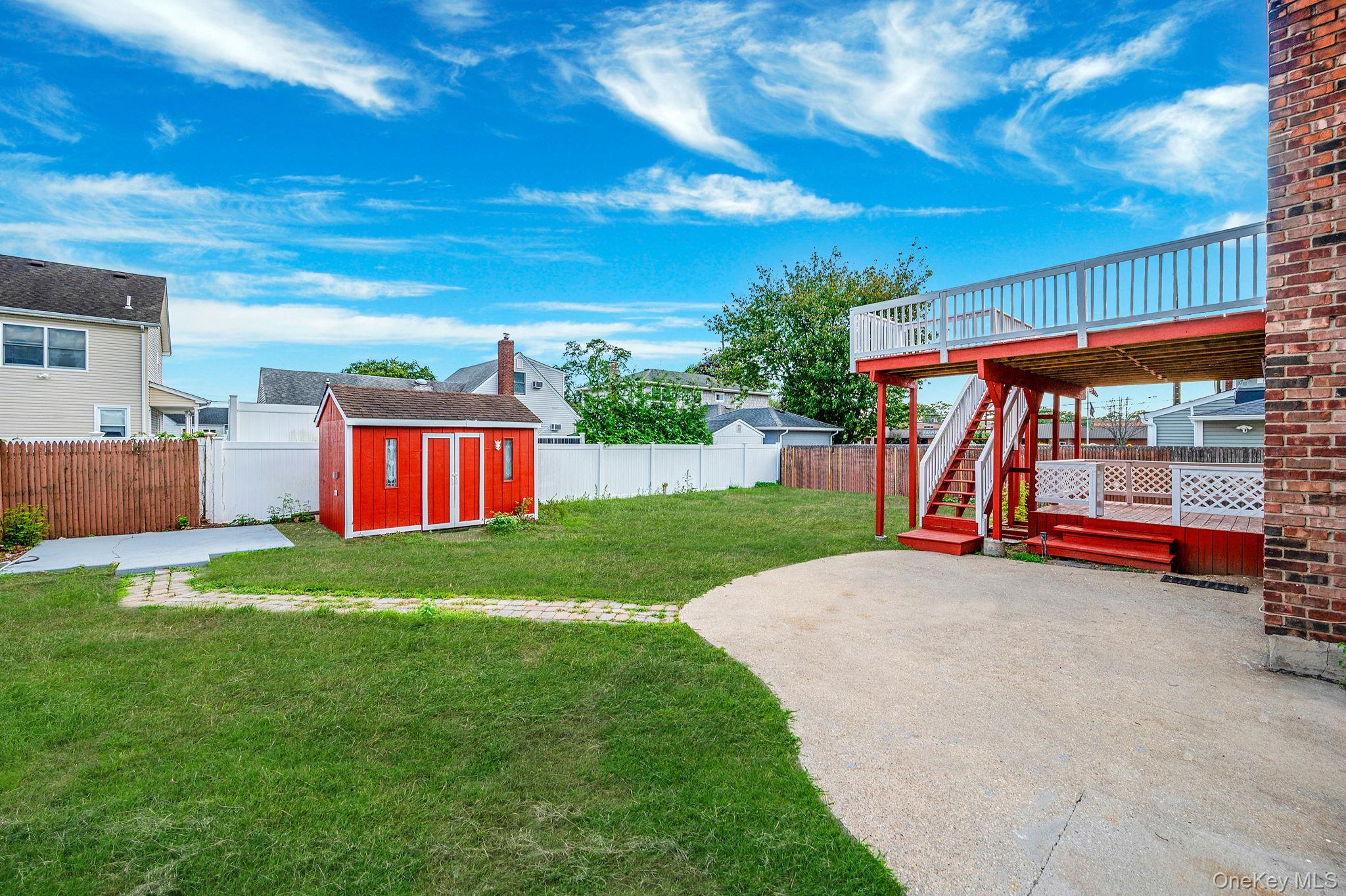 #3 photo, 76 Hamilton Avenue, Massapequa , NY 11758