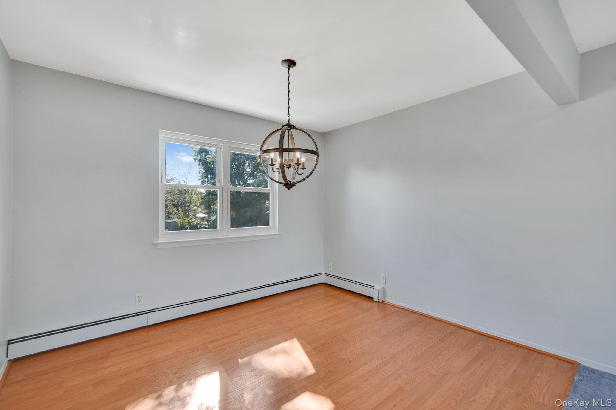 #14 photo, 38 Nassau Street, サフォーク郡 Islip Terrace , NY 11752