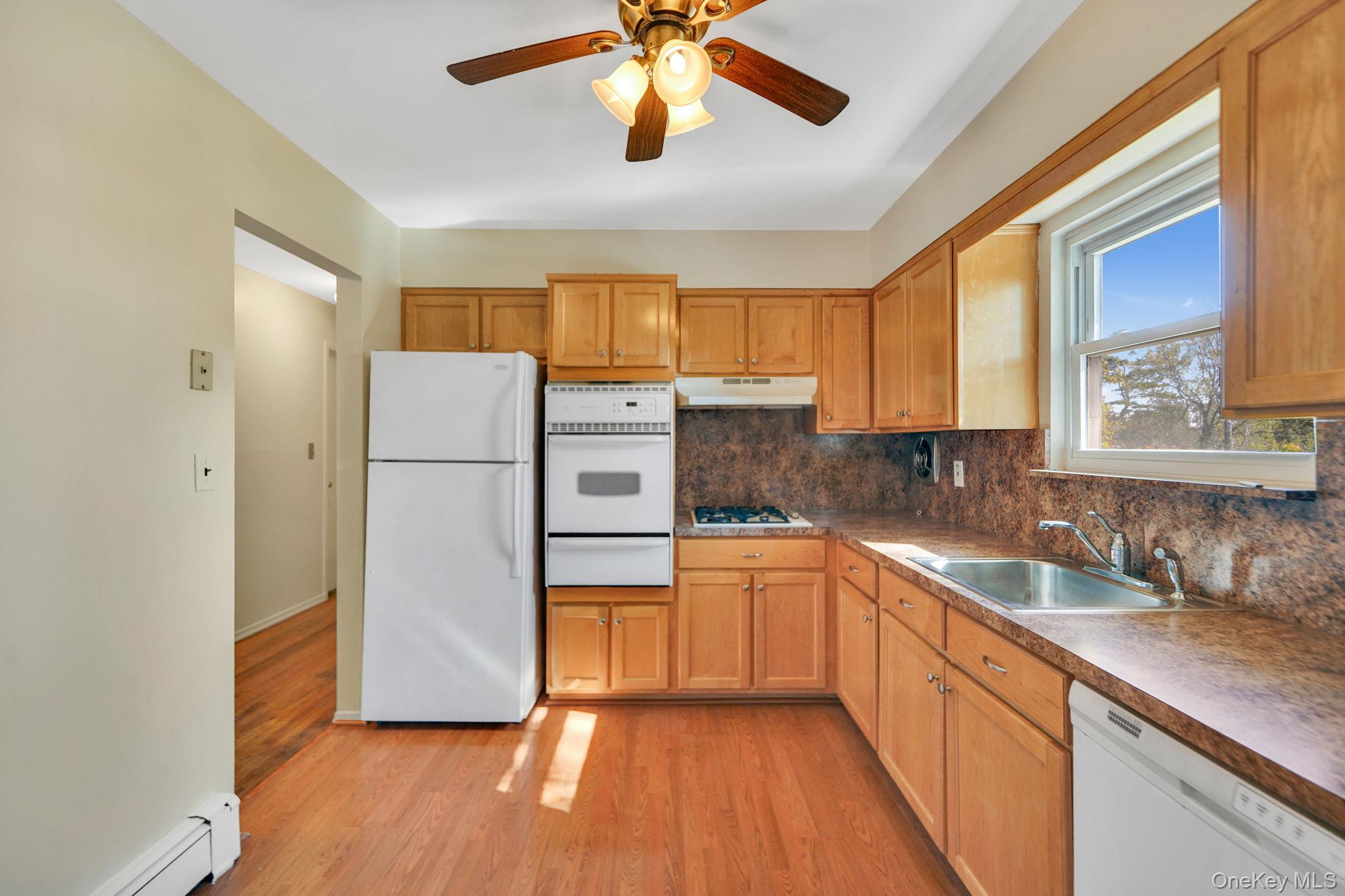 #15 photo, 38 Nassau Street, サフォーク郡 Islip Terrace , NY 11752