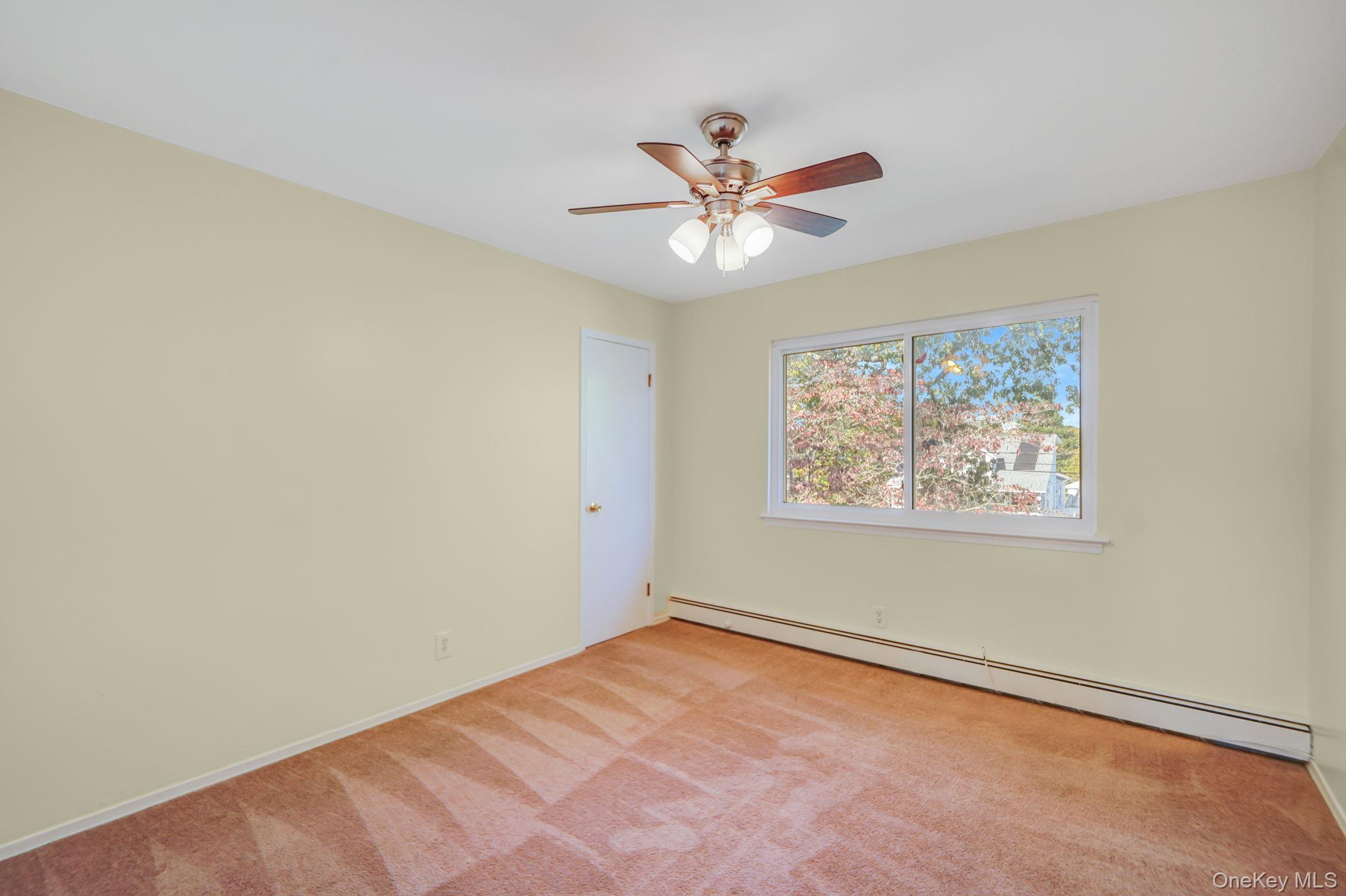 #18 photo, 38 Nassau Street, サフォーク郡 Islip Terrace , NY 11752