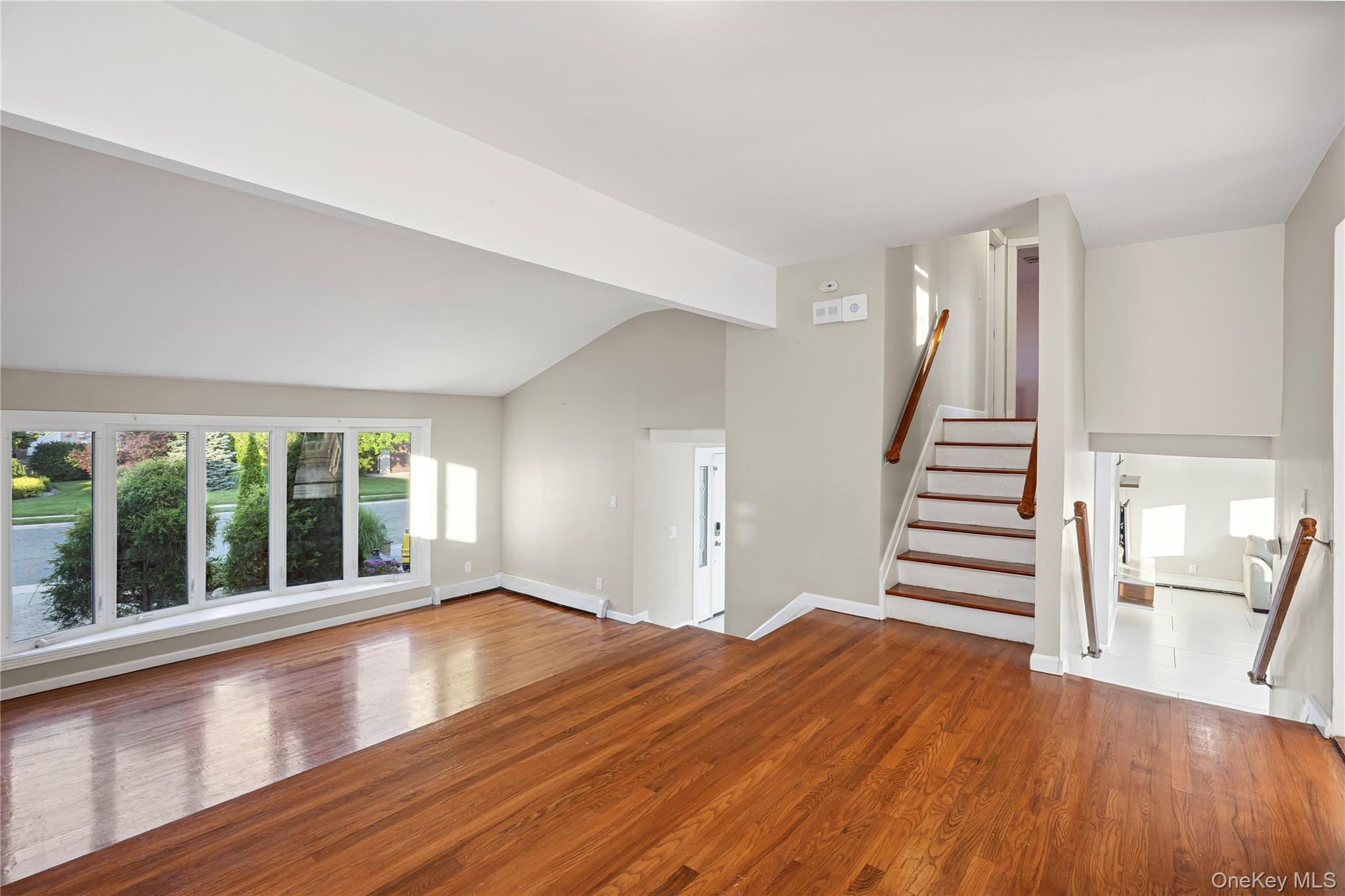 #9 photo, 3066 Ann Street, Baldwin Harbor , NY 11510