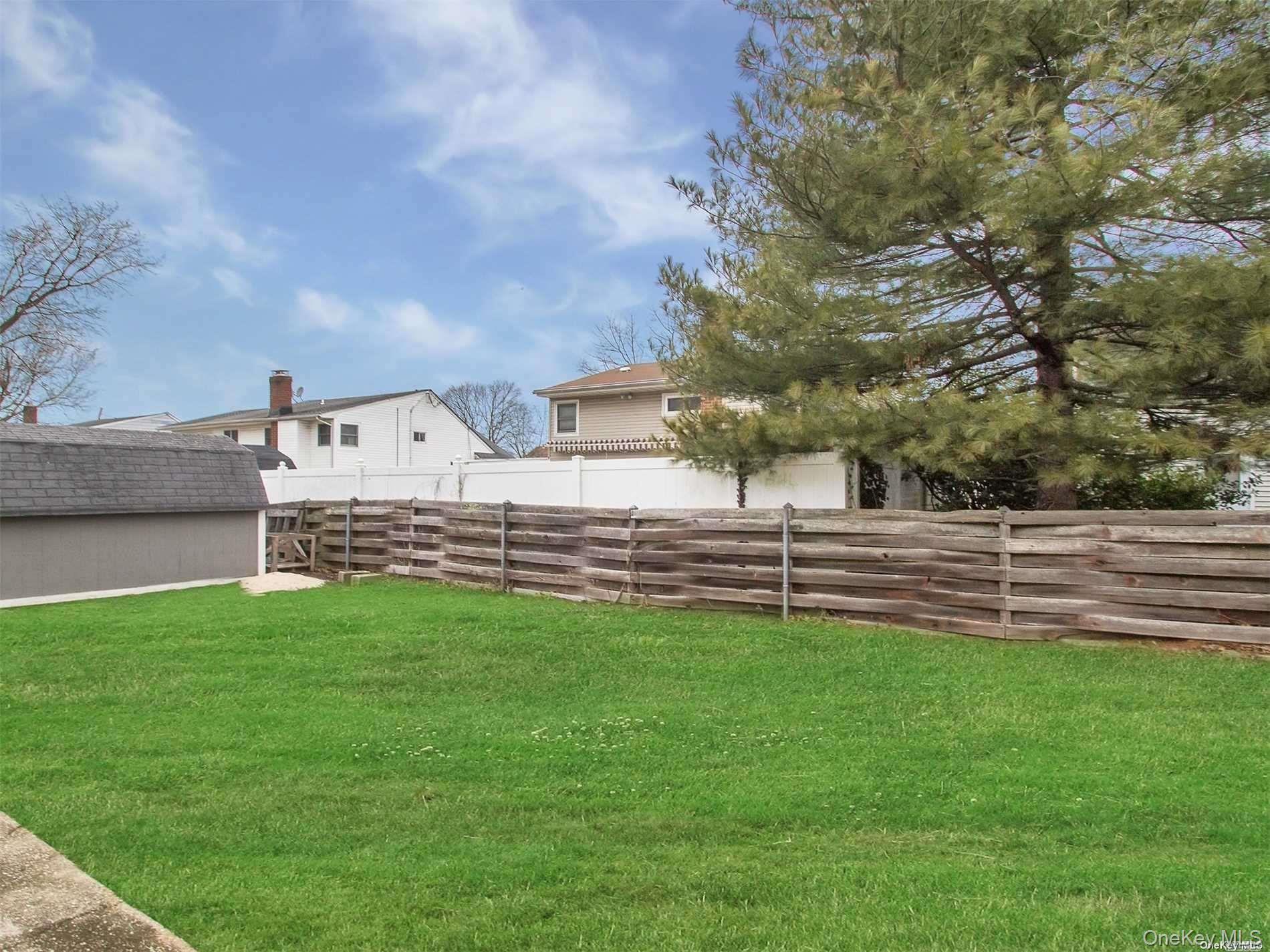 #14 photo, 11 Pratt Street, サフォーク郡 West Babylon , NY 11704