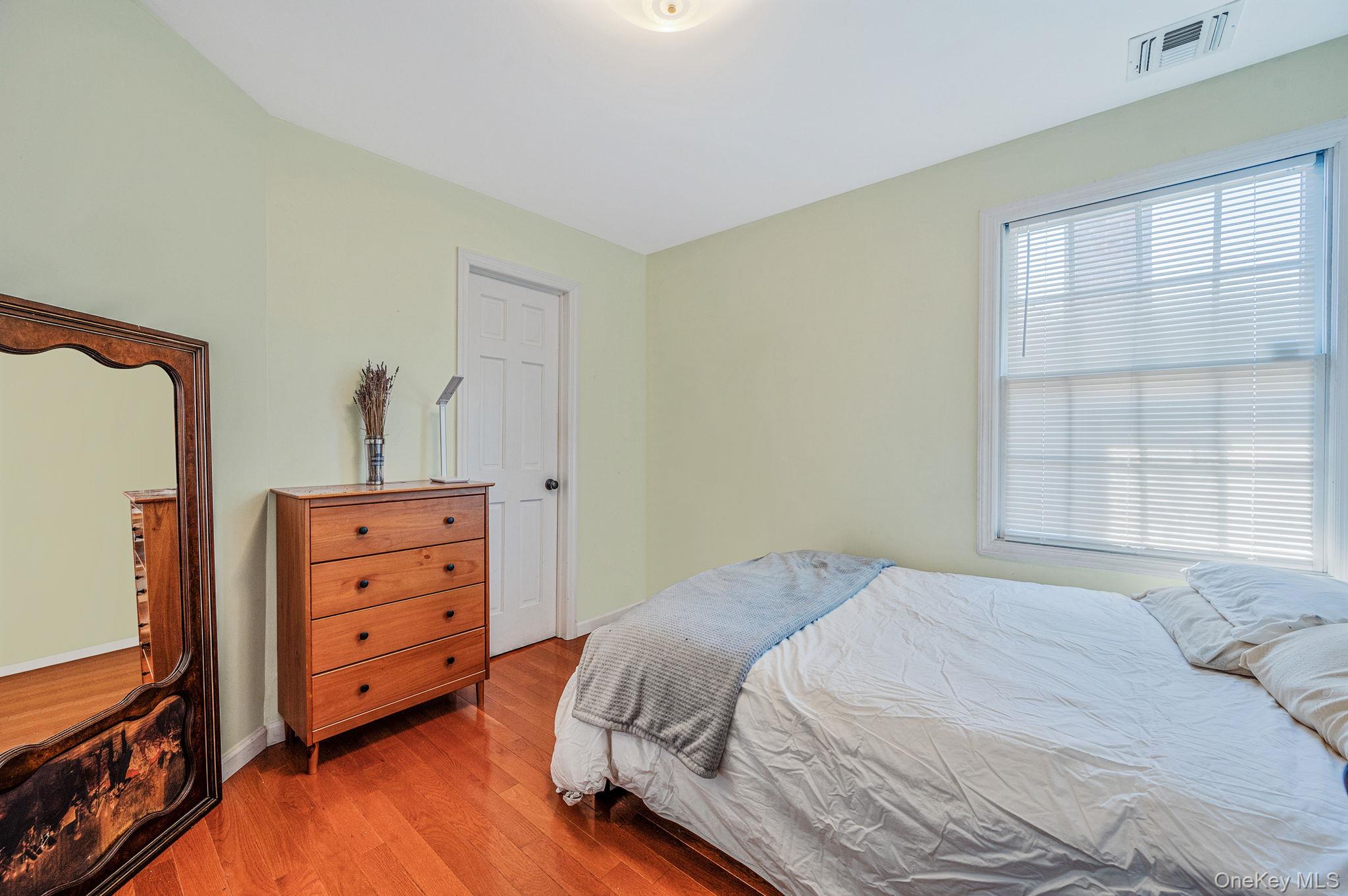 #19 photo, 115-82 237th Street, Elmont , NY 11003