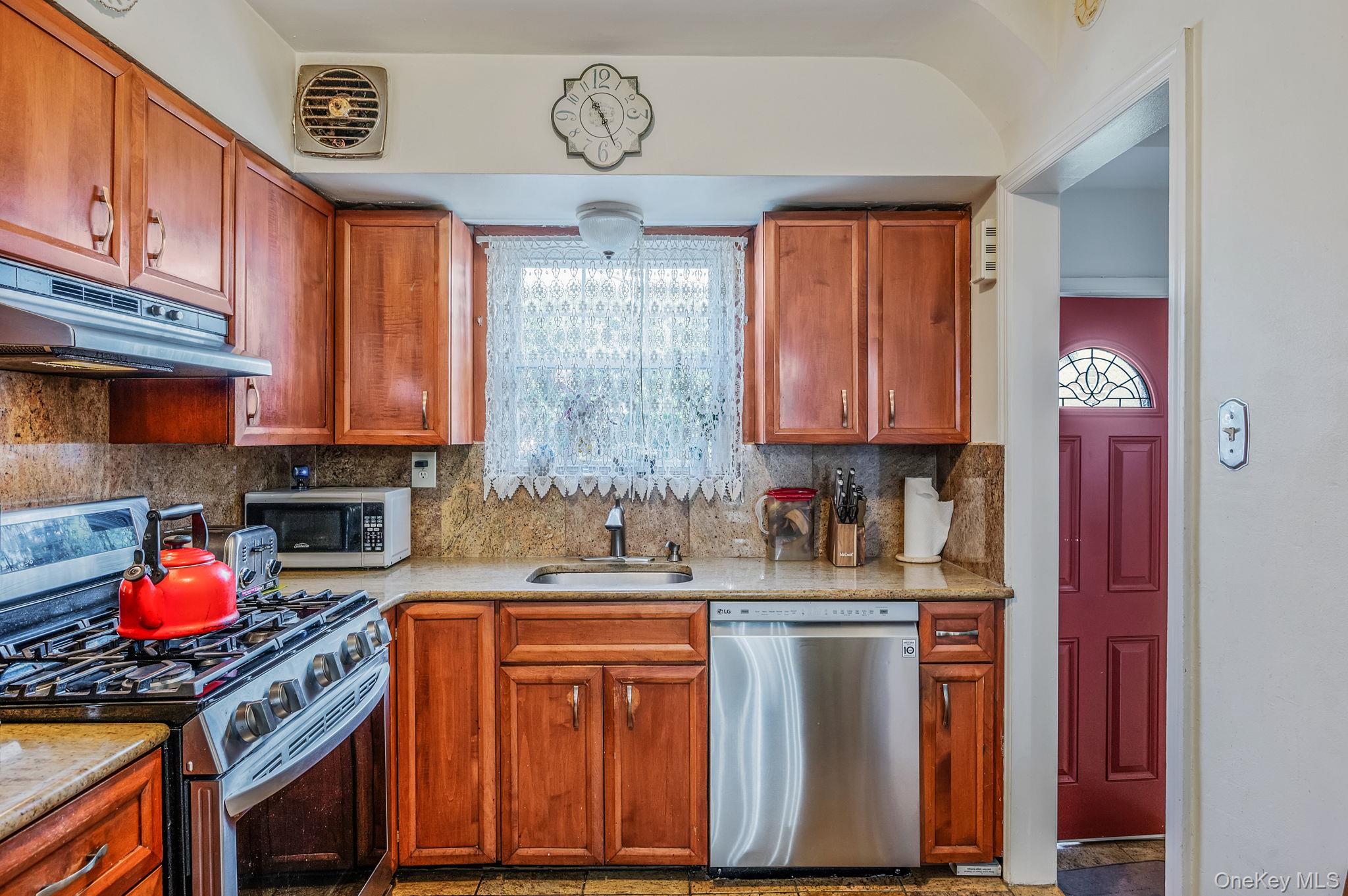 #3 photo, 115-82 237th Street, Elmont , NY 11003